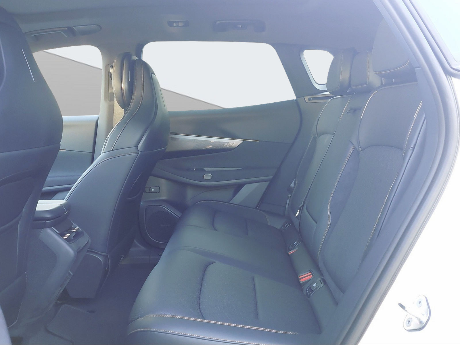 LYNK & CO 08 1.5 PHEV More-image-11