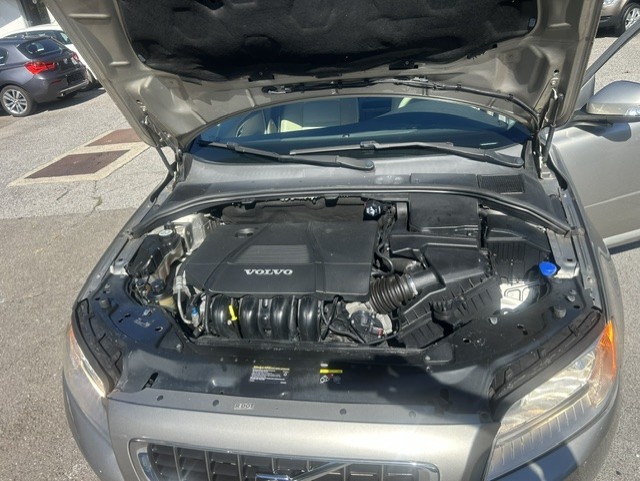VOLVO V70 2.0 Momentum-image-6