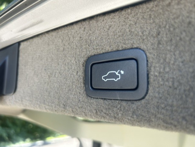 VOLVO V70 2.0 Momentum-image-9