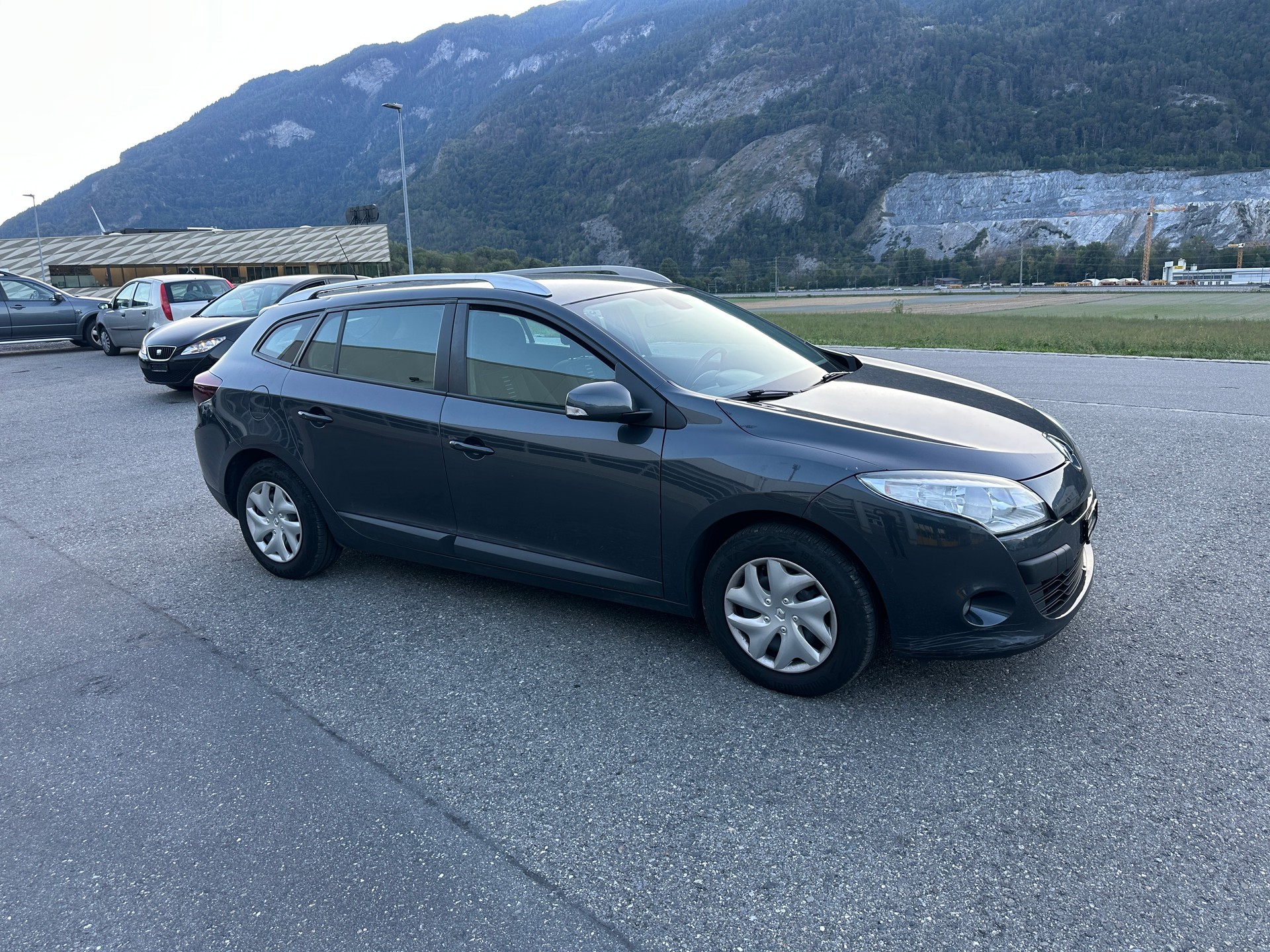 RENAULT Mégane Grandtour 1.4 16V Turbo Expression-image-8