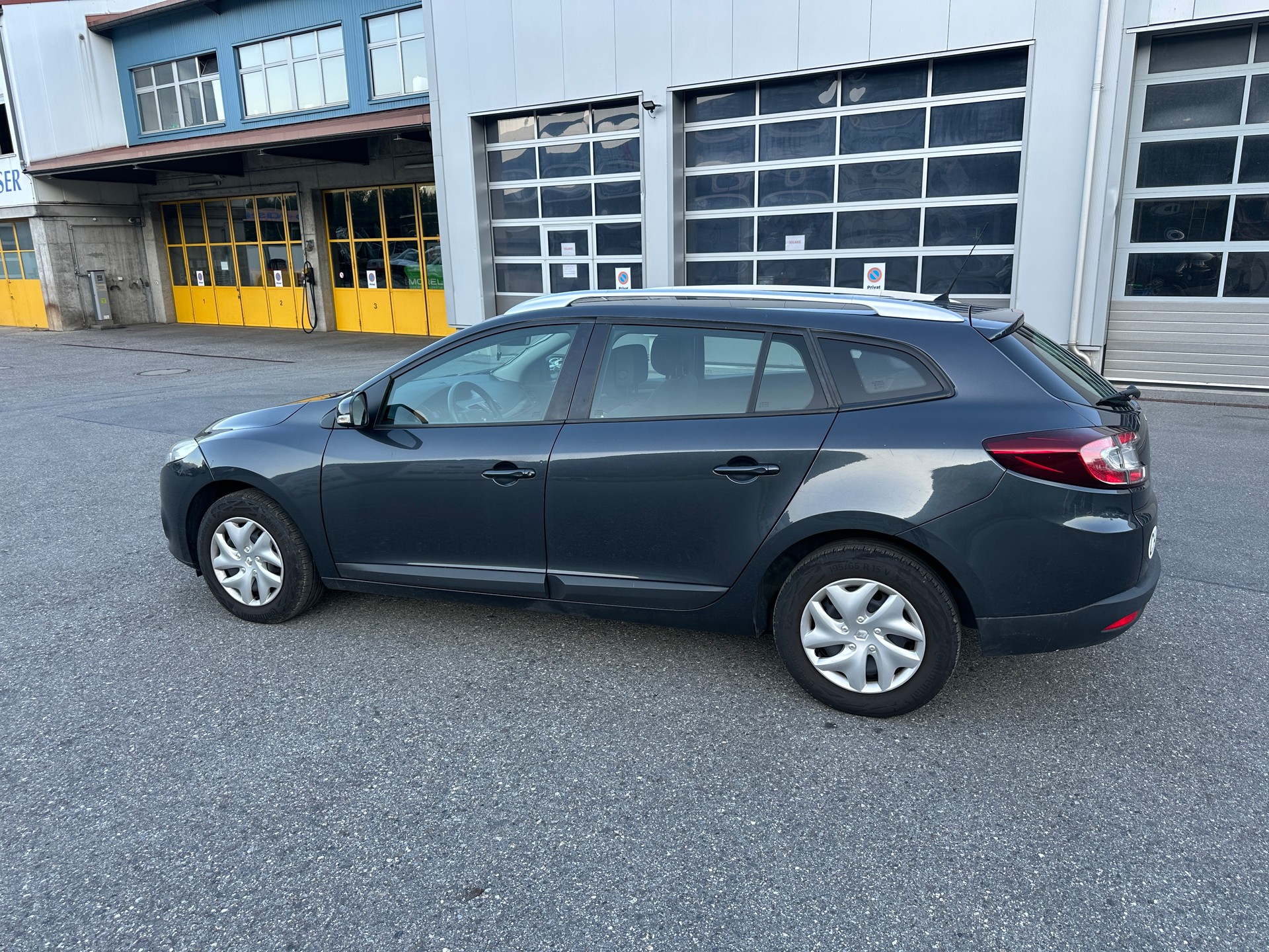 RENAULT Mégane Grandtour 1.4 16V Turbo Expression-image-5