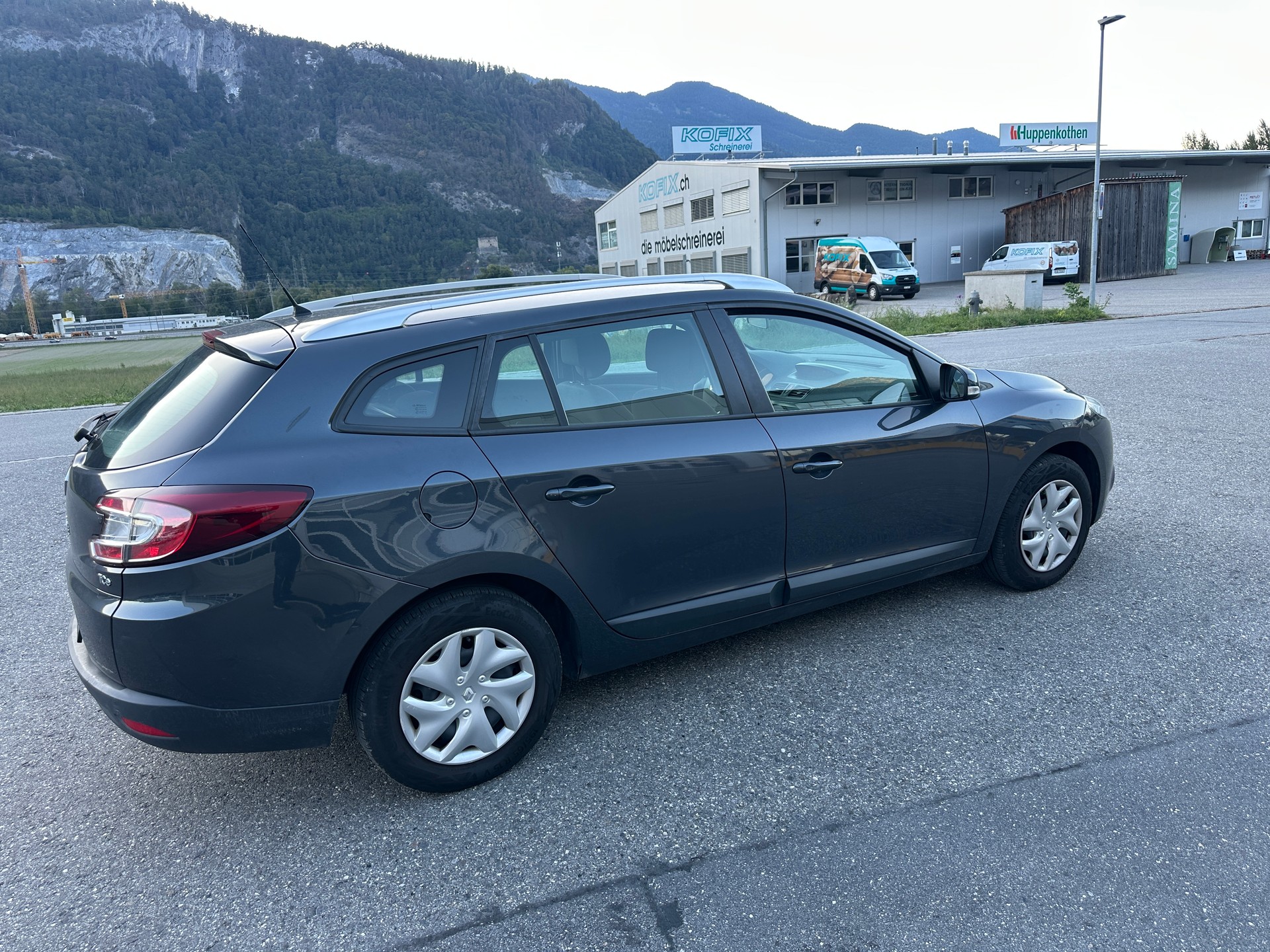 RENAULT Mégane Grandtour 1.4 16V Turbo Expression-image-7