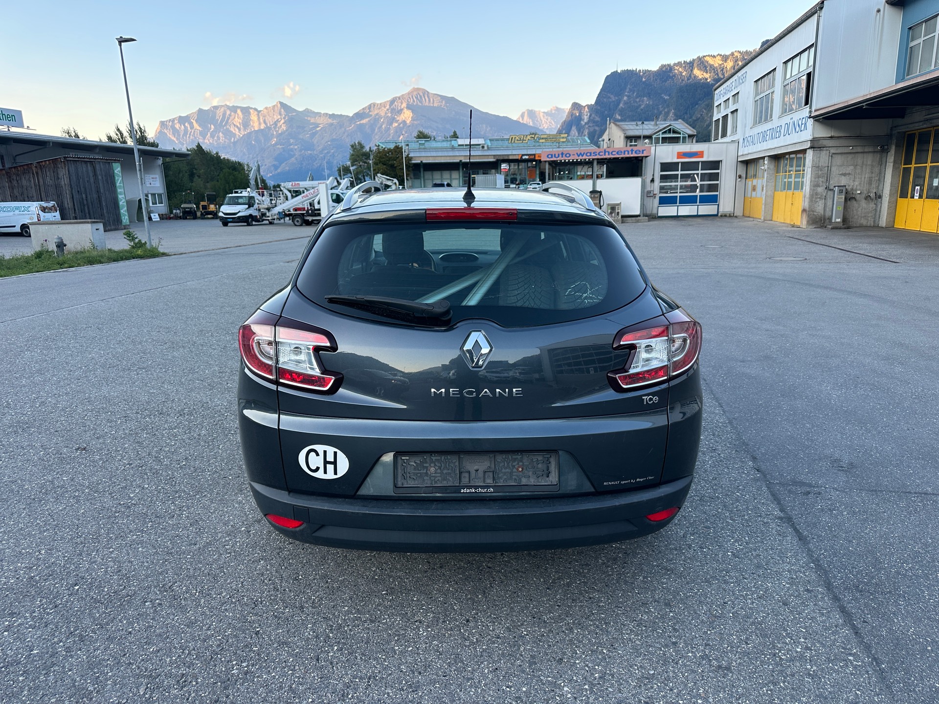 RENAULT Mégane Grandtour 1.4 16V Turbo Expression-image-6