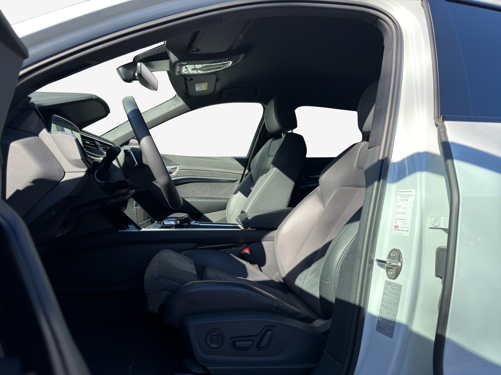 AUDI e-tron 55 Advanced Black Edition quattro-image-8