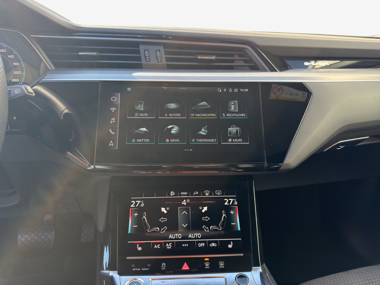 AUDI e-tron 55 Advanced Black Edition quattro-image-11