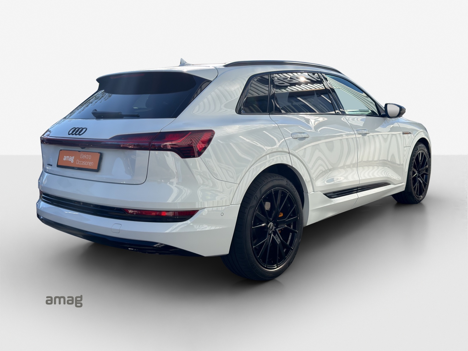 AUDI e-tron 55 Advanced Black Edition quattro-image-5