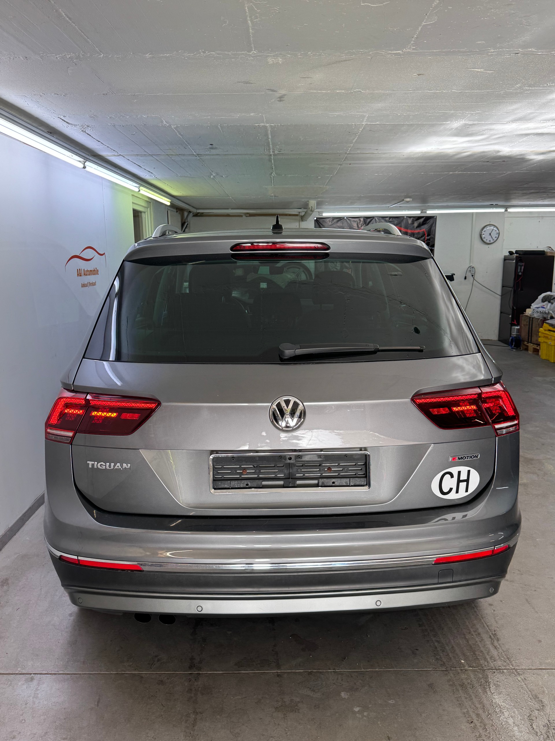 VW Tiguan 2.0TSI Highline 4Motion DSG-image-5