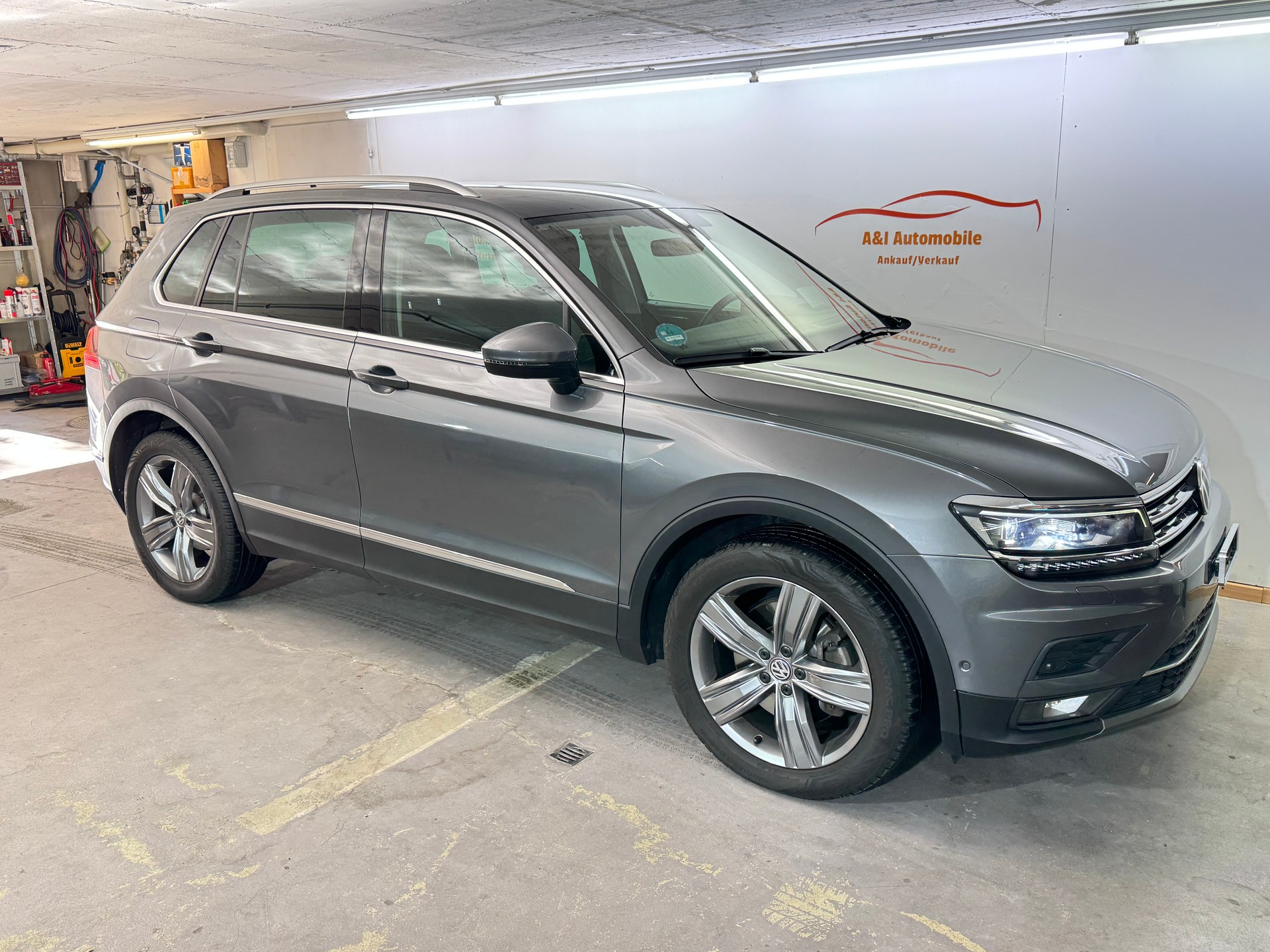 VW Tiguan 2.0TSI Highline 4Motion DSG-image-1