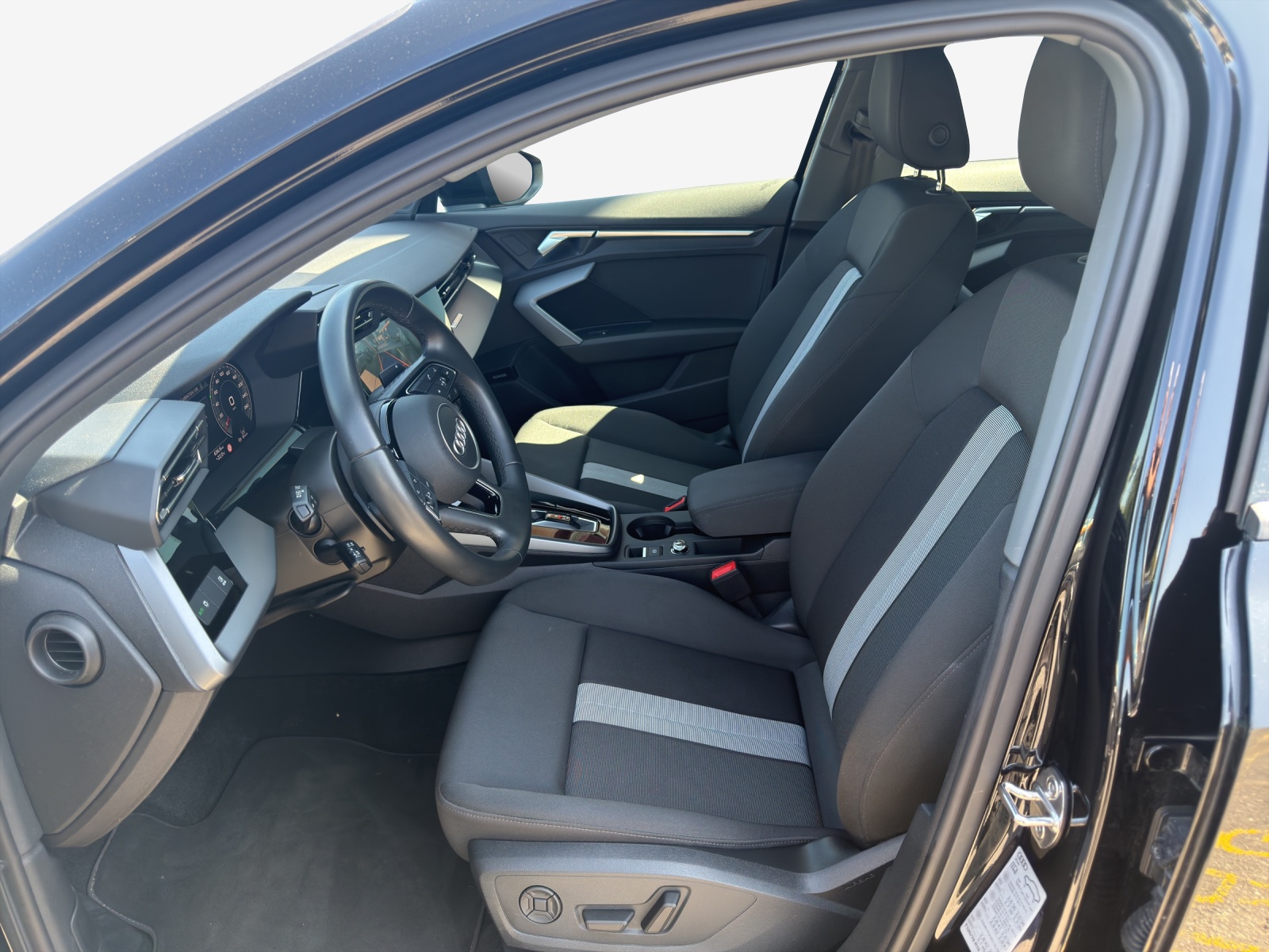 AUDI S3 Sportback TFSI quattro S-tronic-image-7