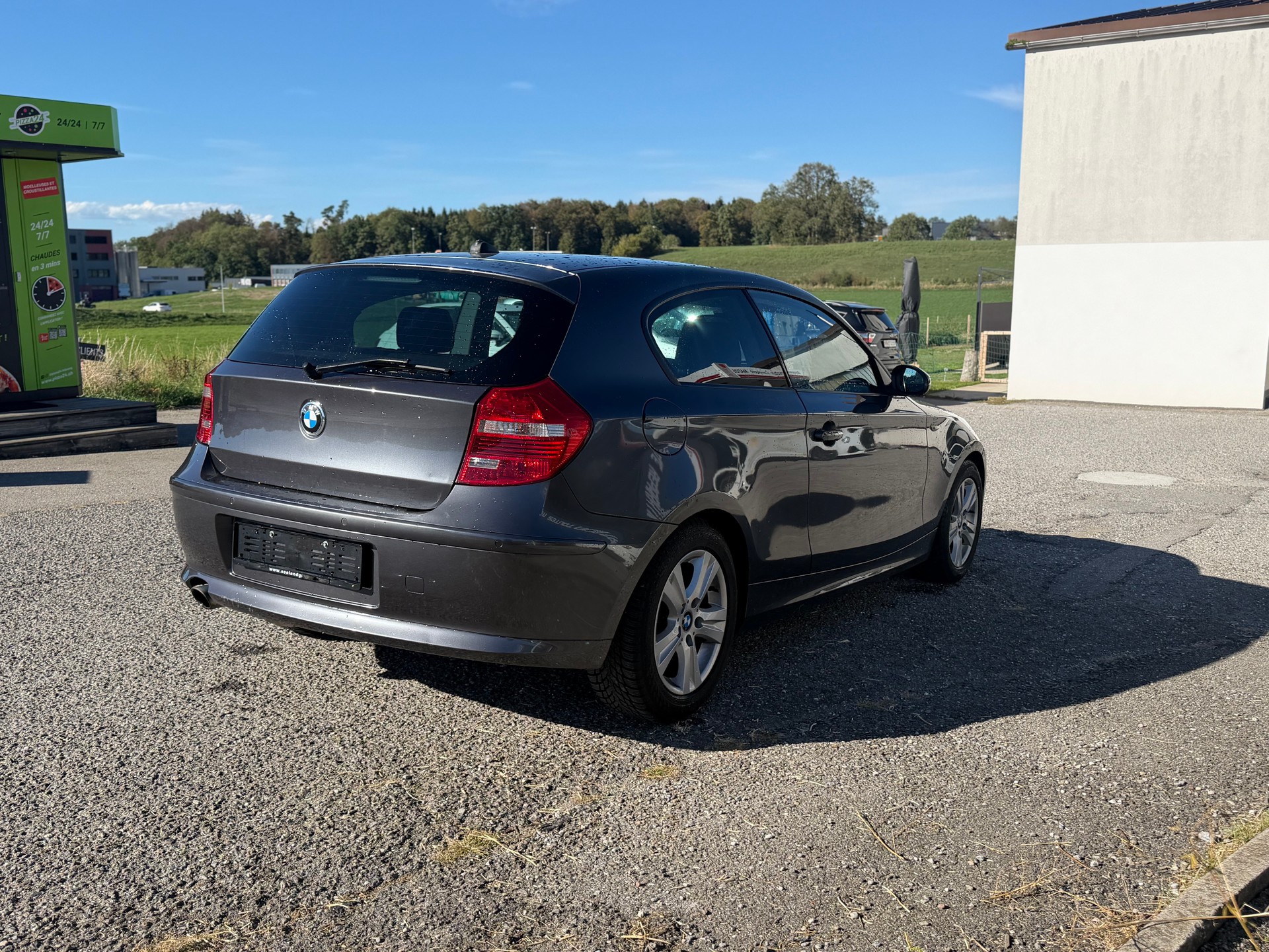 BMW 120i Steptronic-image-3