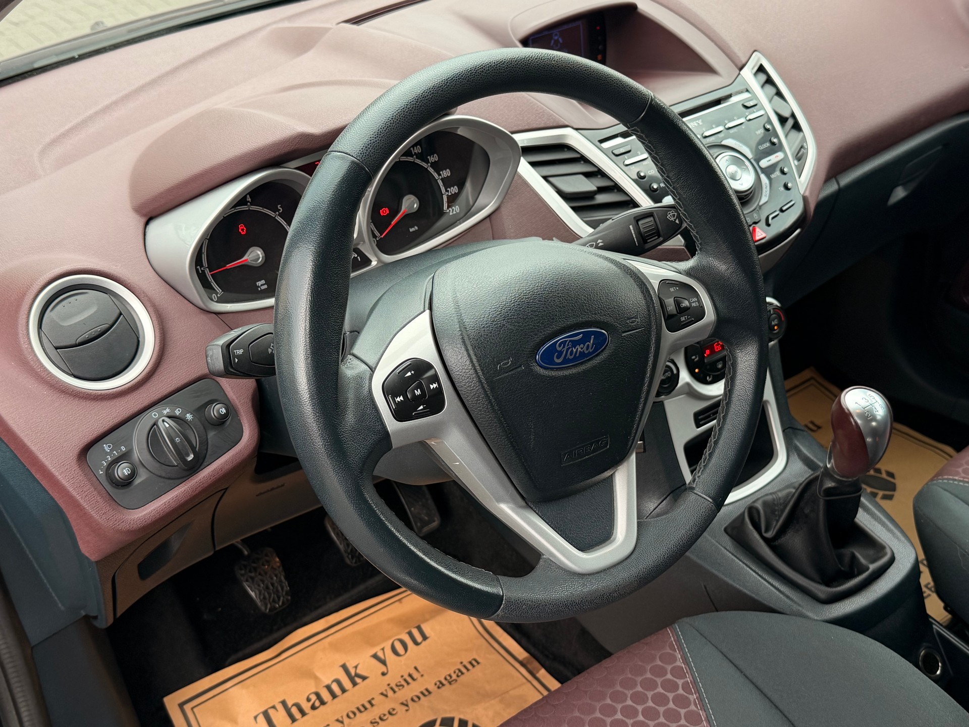 FORD Fiesta 1.6 16V Titanium-image-13