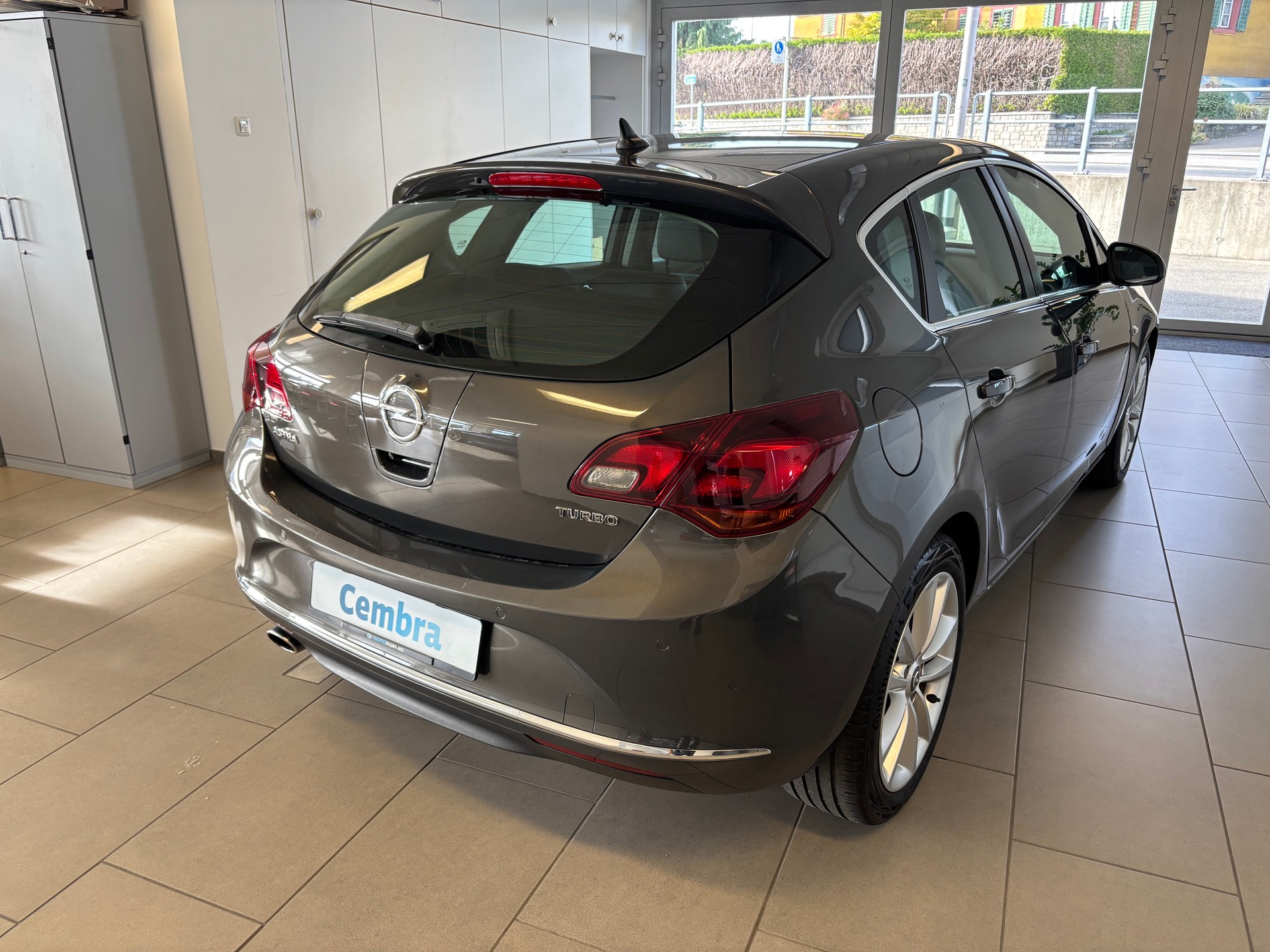 OPEL Astra 1.6i 16V Turbo Cosmo-image-2