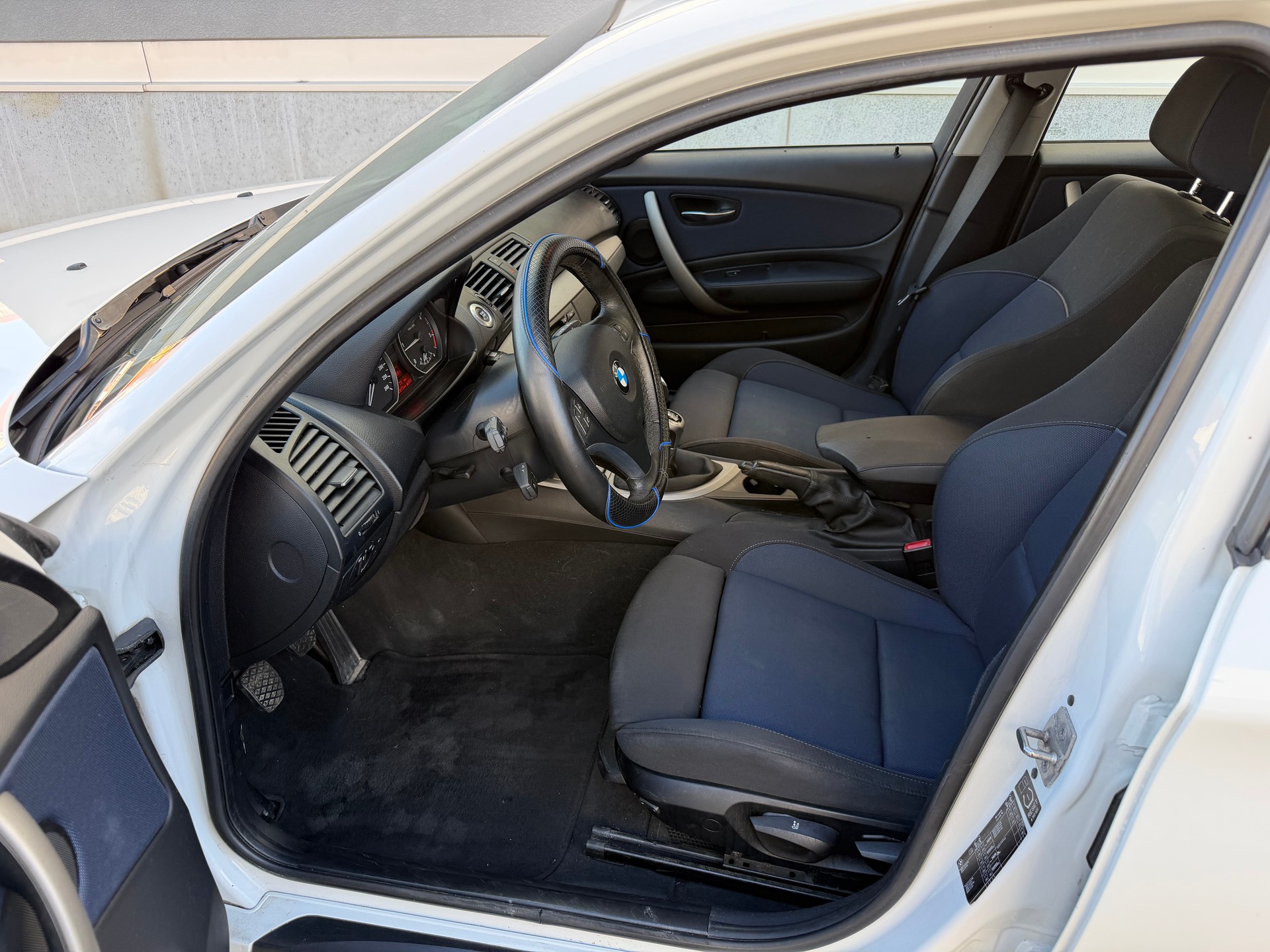 BMW 118d-image-9