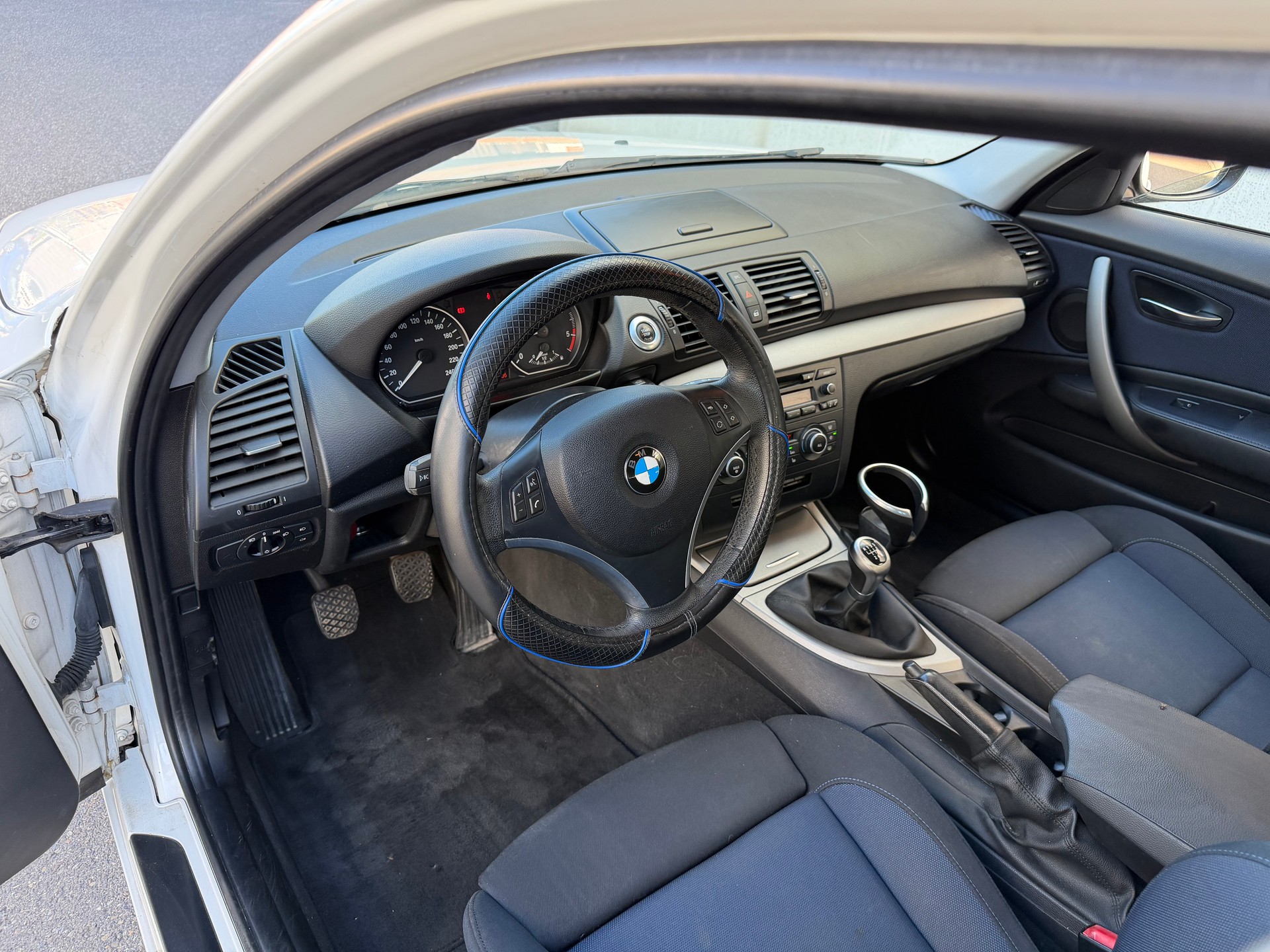 BMW 118d-image-8