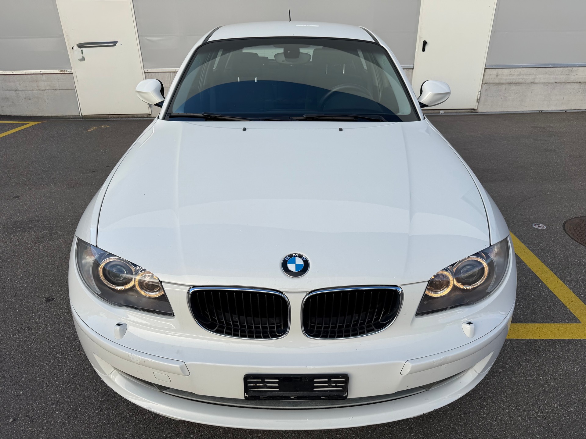 BMW 118d-image-1