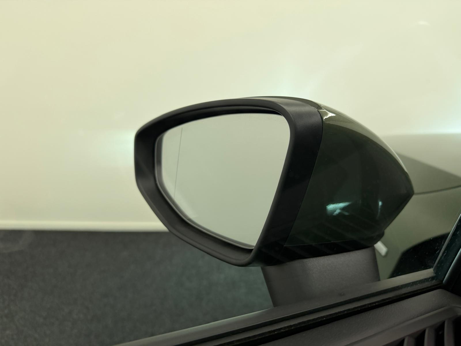 AUDI A3 Sportback 35 TFSI S Line S-Tronic-image-17