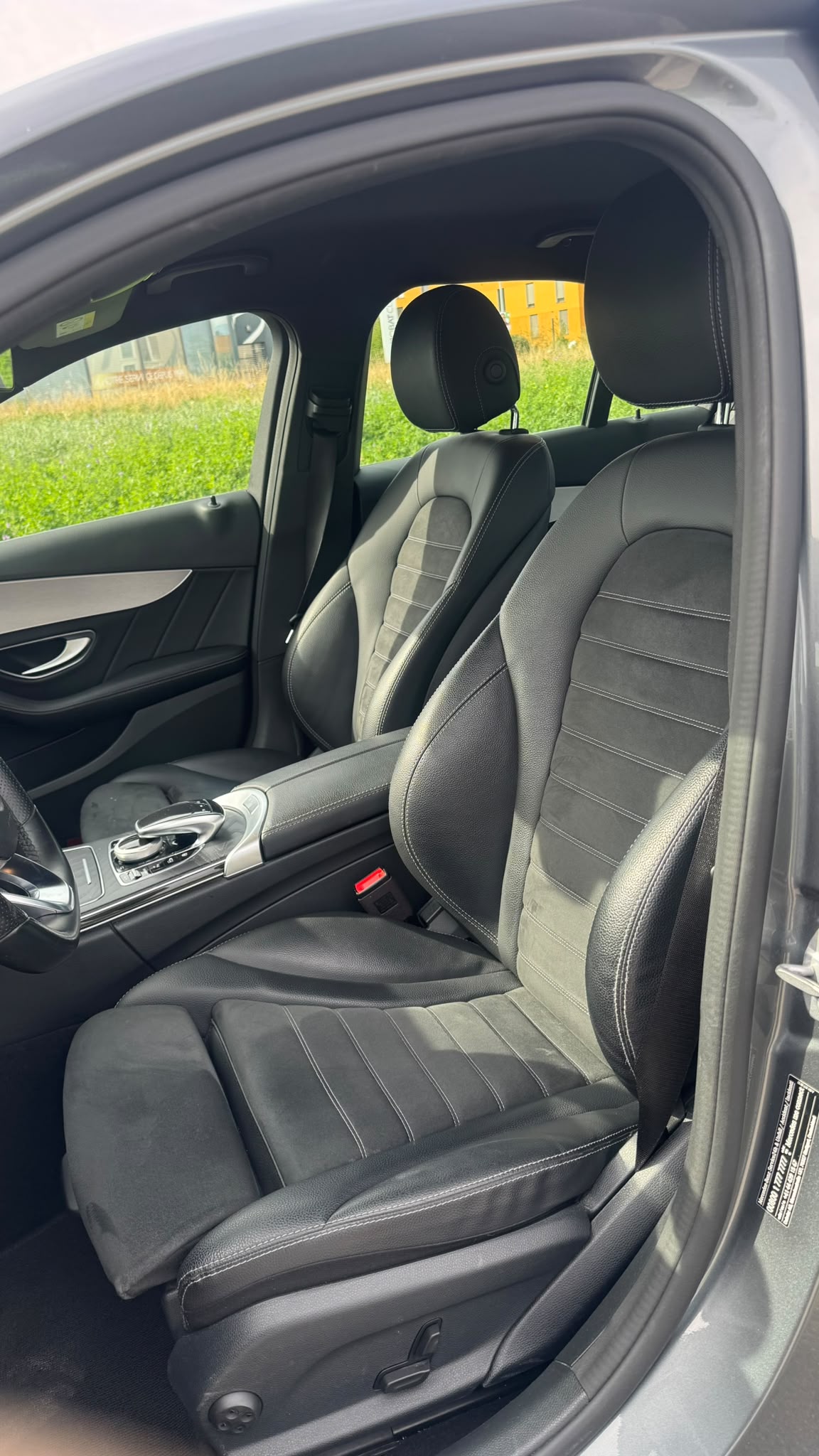 MERCEDES-BENZ C 220 d Swiss Star AMG Line 4Matic 9G-Tronic-image-5