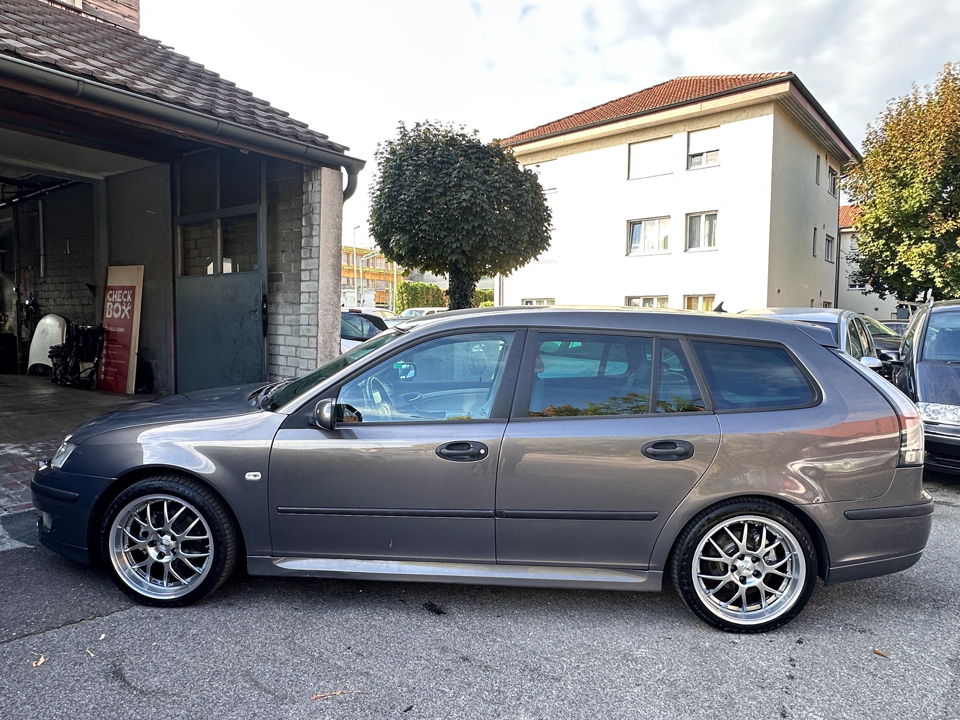 SAAB 9-3 1.9 TiD Vector-image-7