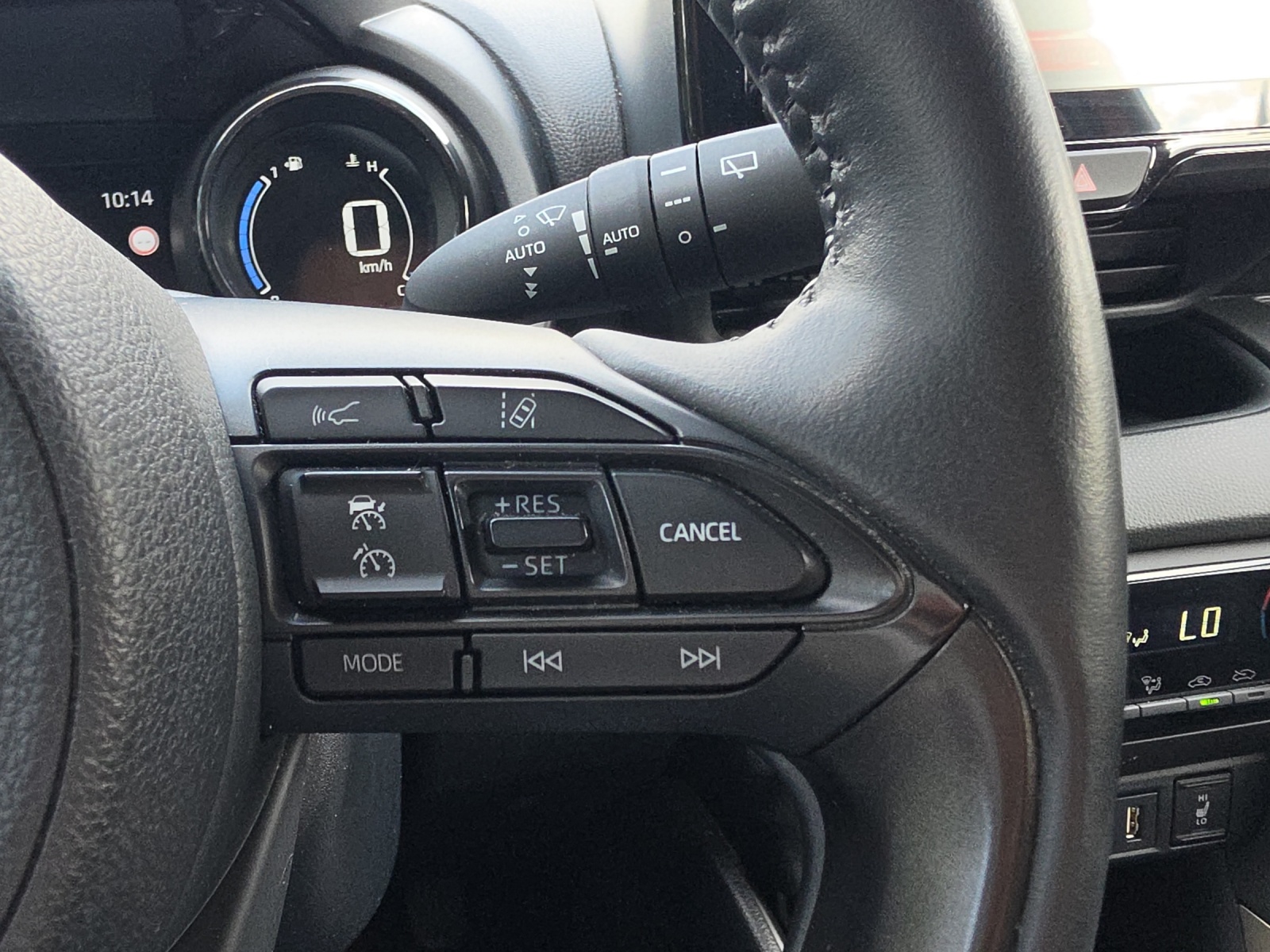 MAZDA 2 Hybrid Select-image-13