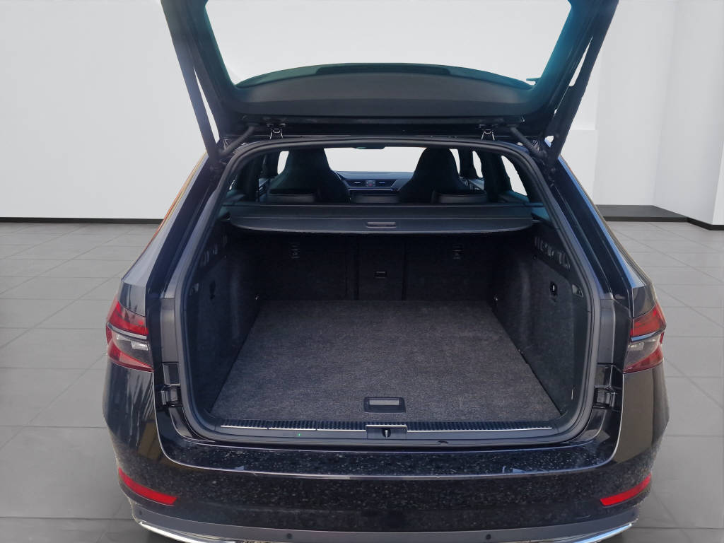 SKODA Superb Combi 2.0 TDI 200 SportLine 4x4 DSG-image-15