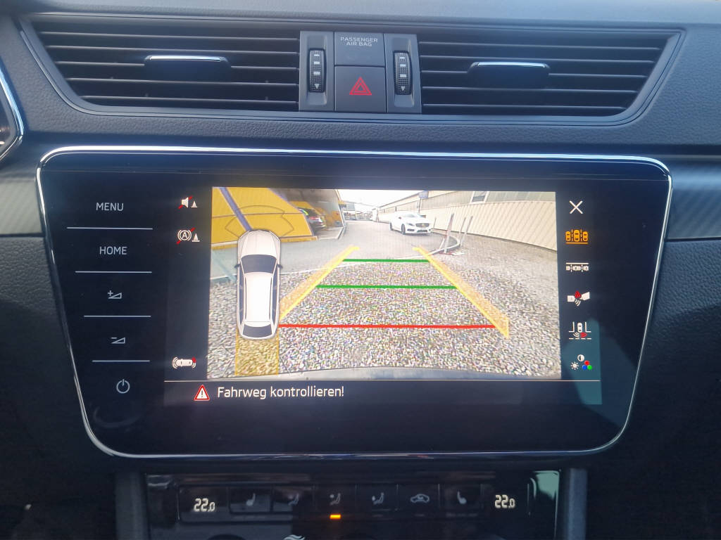 SKODA Superb Combi 2.0 TDI 200 SportLine 4x4 DSG-image-12