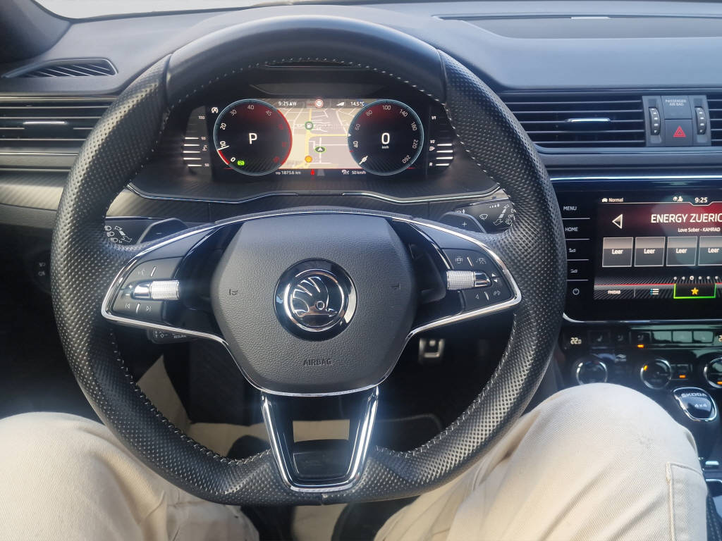 SKODA Superb Combi 2.0 TDI 200 SportLine 4x4 DSG-image-14