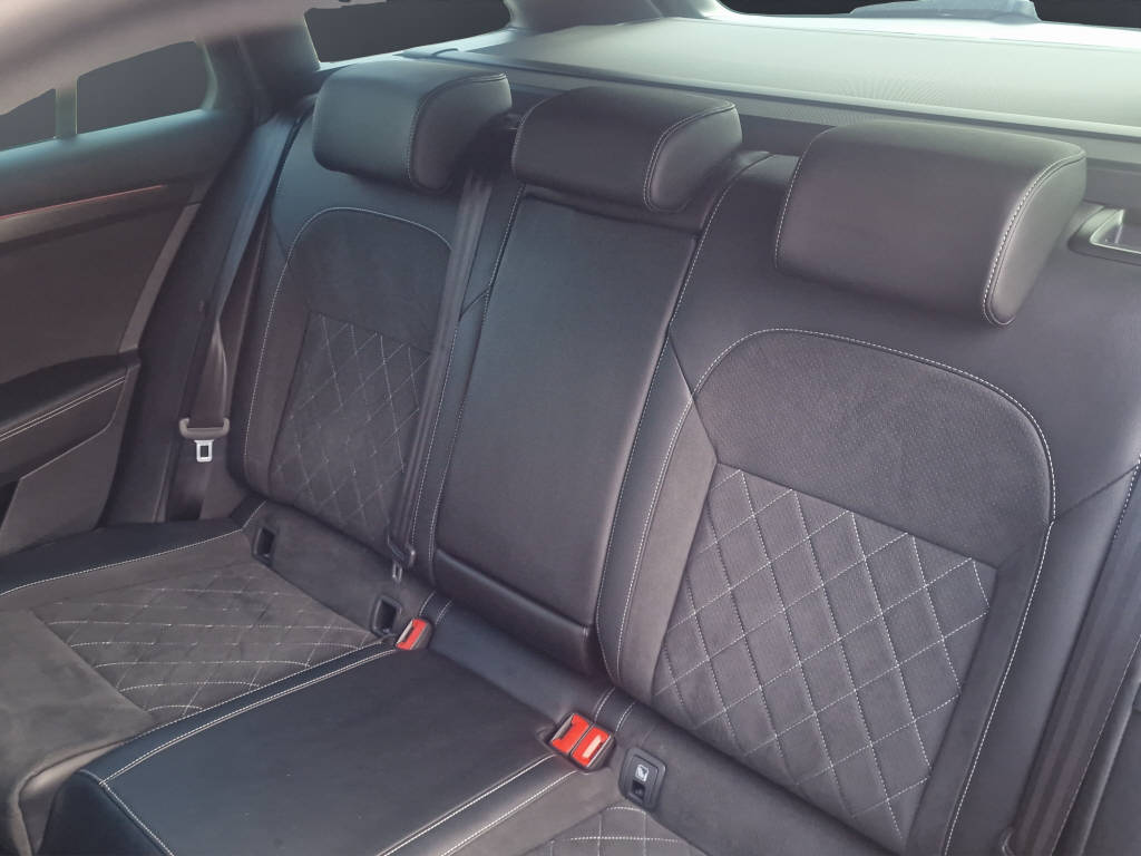 SKODA Superb Combi 2.0 TDI 200 SportLine 4x4 DSG-image-9