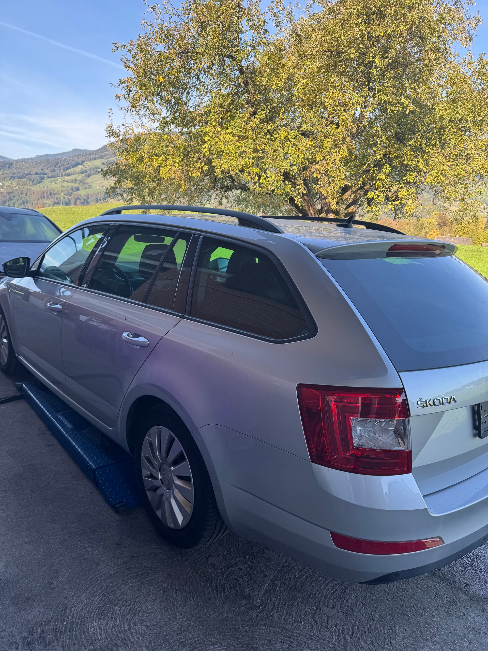 SKODA Octavia 1.6 TDI Ambition 4x4-image-1