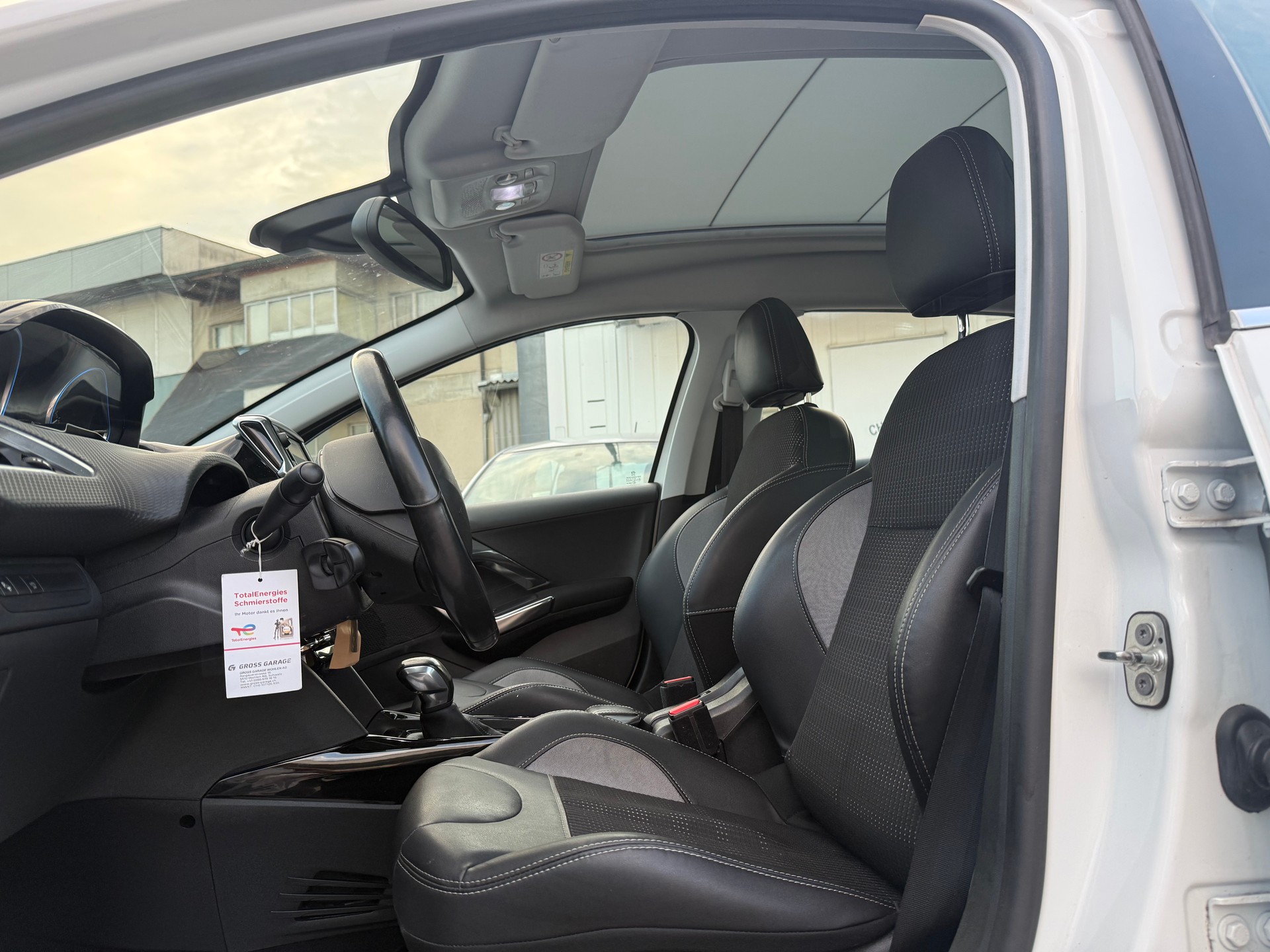PEUGEOT 2008 1.2 PureTech Active-image-7
