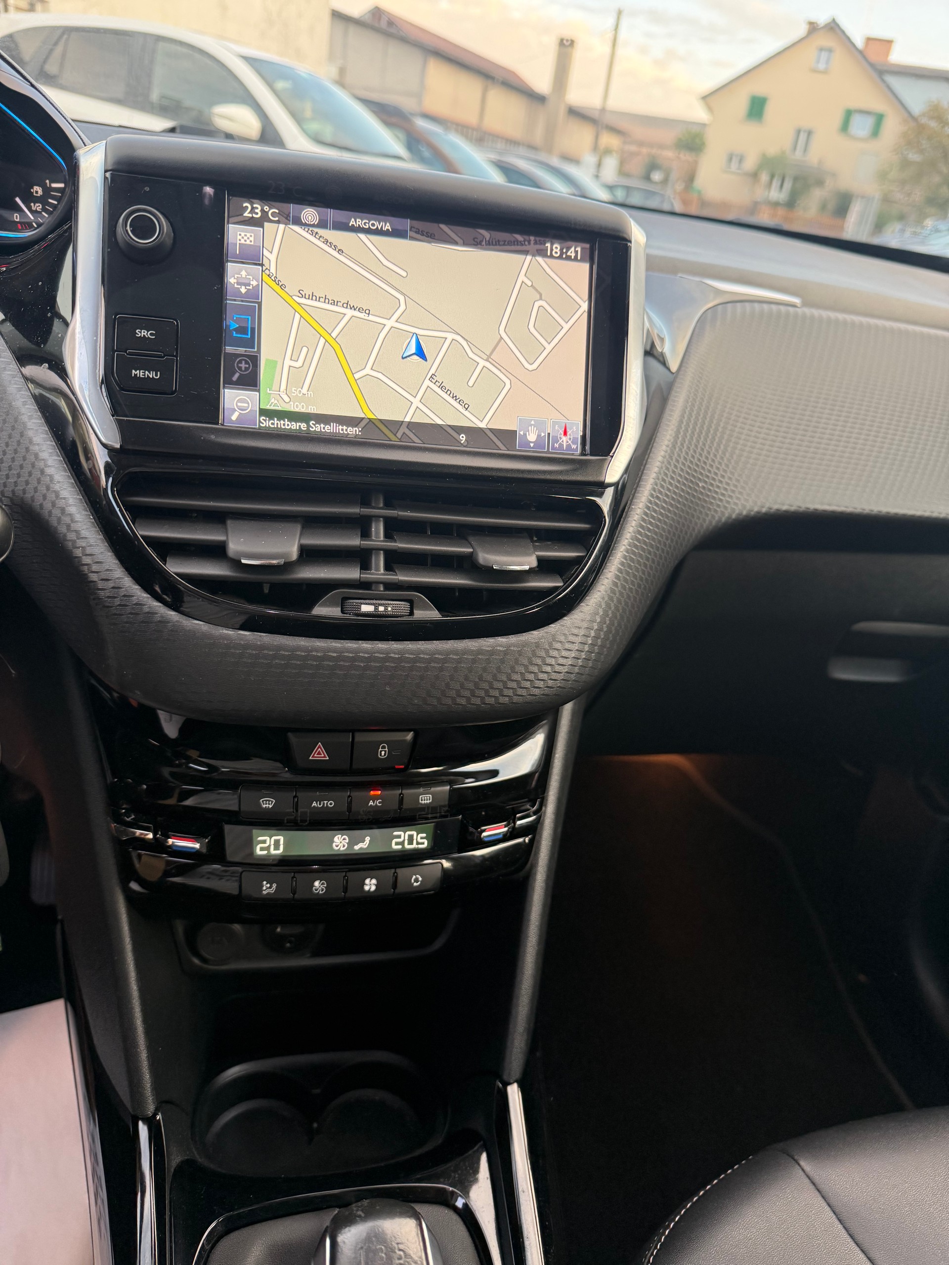 PEUGEOT 2008 1.2 PureTech Active-image-11