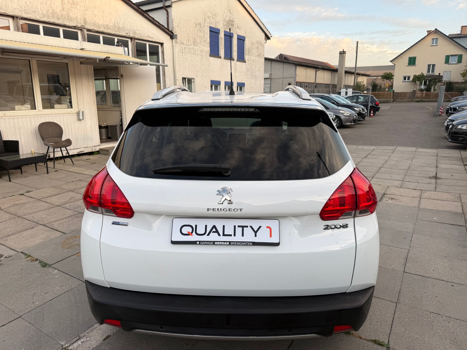 PEUGEOT 2008 1.2 PureTech Active-image-3