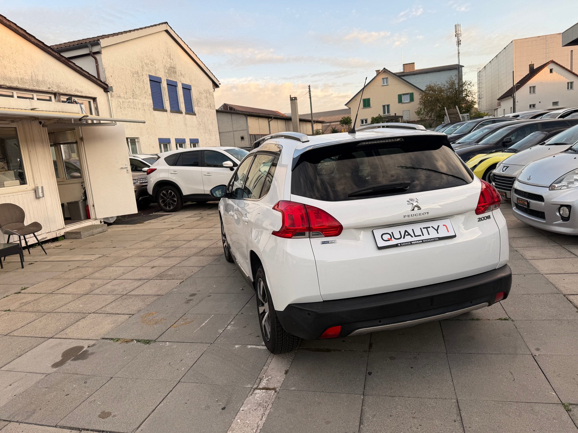 PEUGEOT 2008 1.2 PureTech Active-image-4