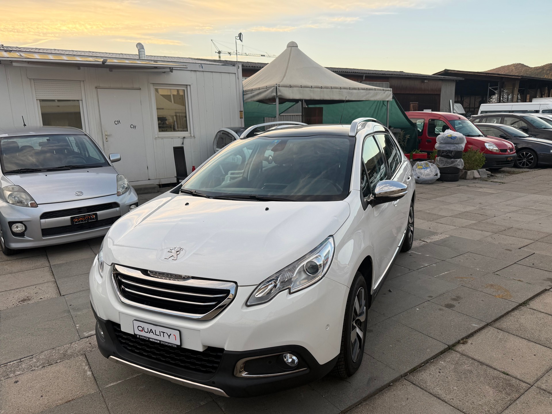 PEUGEOT 2008 1.2 PureTech Active-image-1