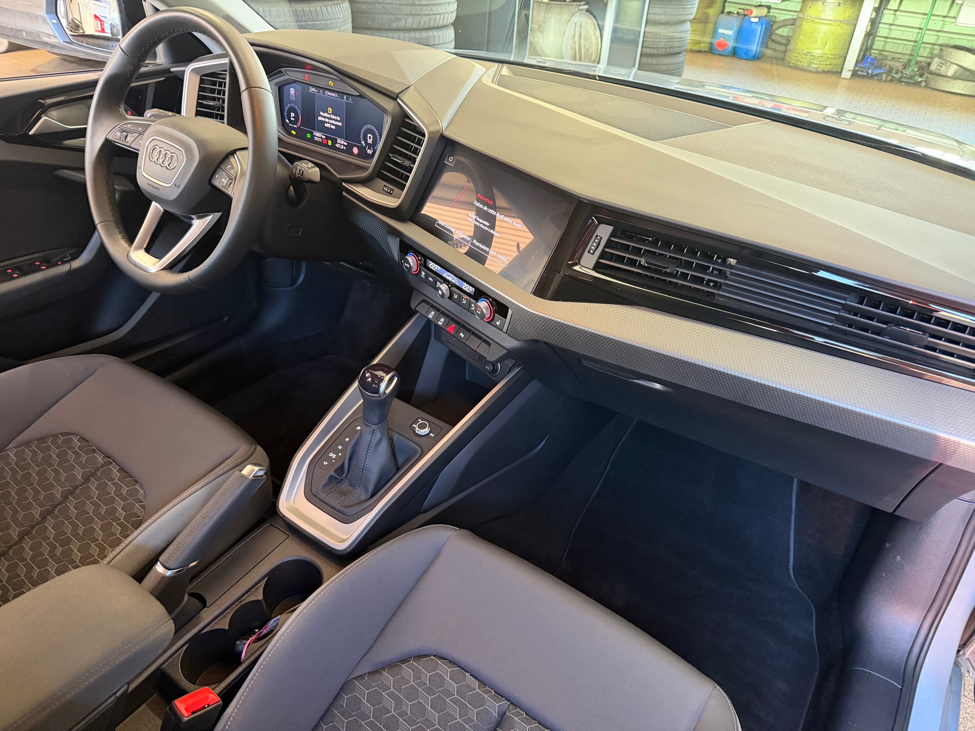 AUDI A1 Sportback 30 TFSI Attraction S-tronic-image-10