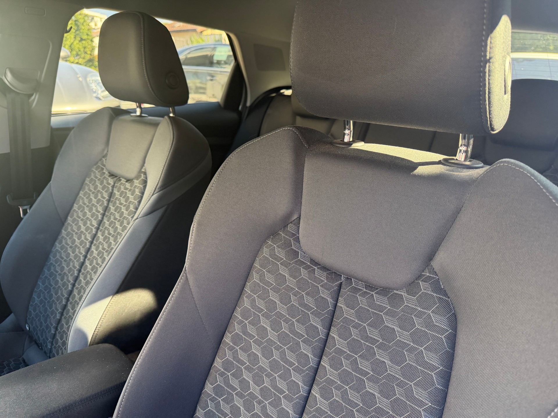 AUDI A1 Sportback 30 TFSI Attraction S-tronic-image-6