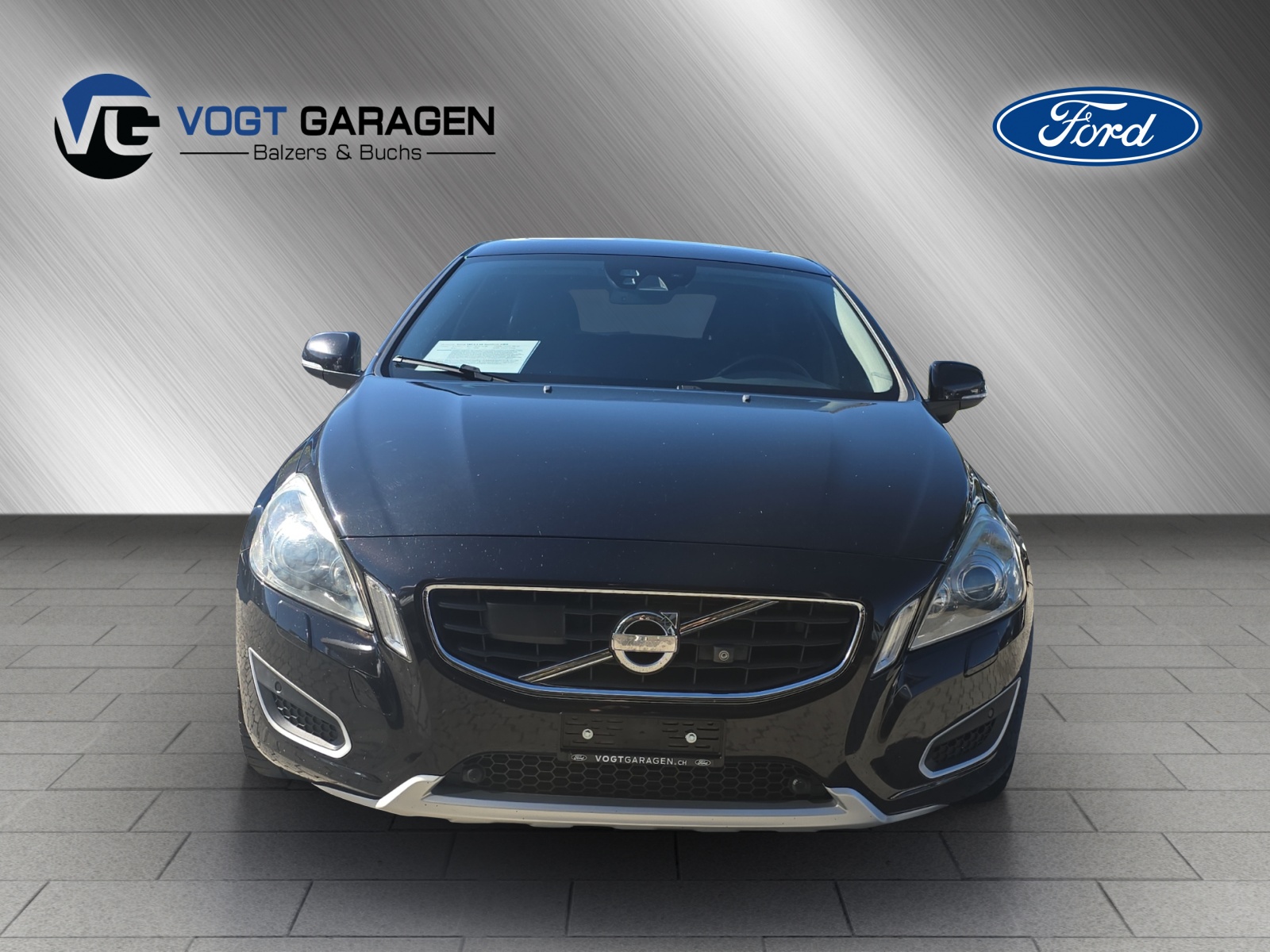 VOLVO V60 2.4 D5 Summum AWD-showroom-element-1