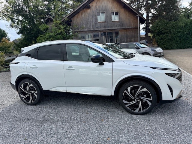 NISSAN Qashqai 1.5 VC-T Tekna+-image-2