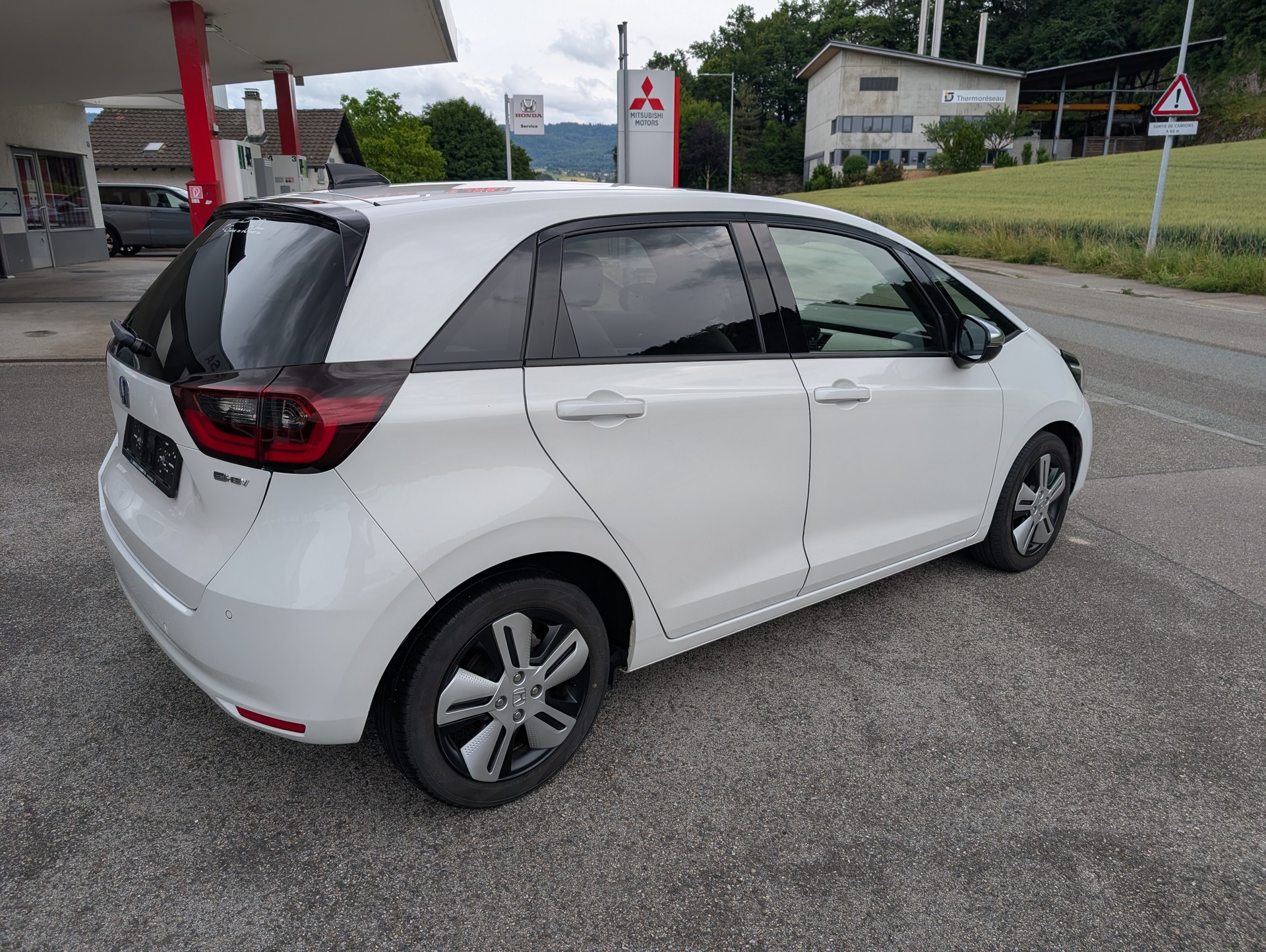 HONDA Jazz 1.5i-MMD Executive E-CVT-image-3