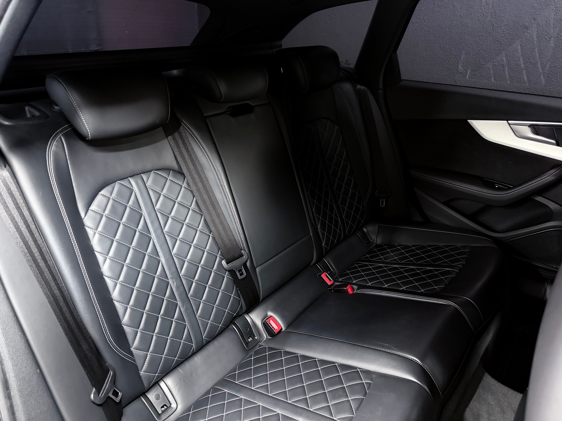 AUDI S4 Avant 3.0 TFSI quattro tiptronic-image-15