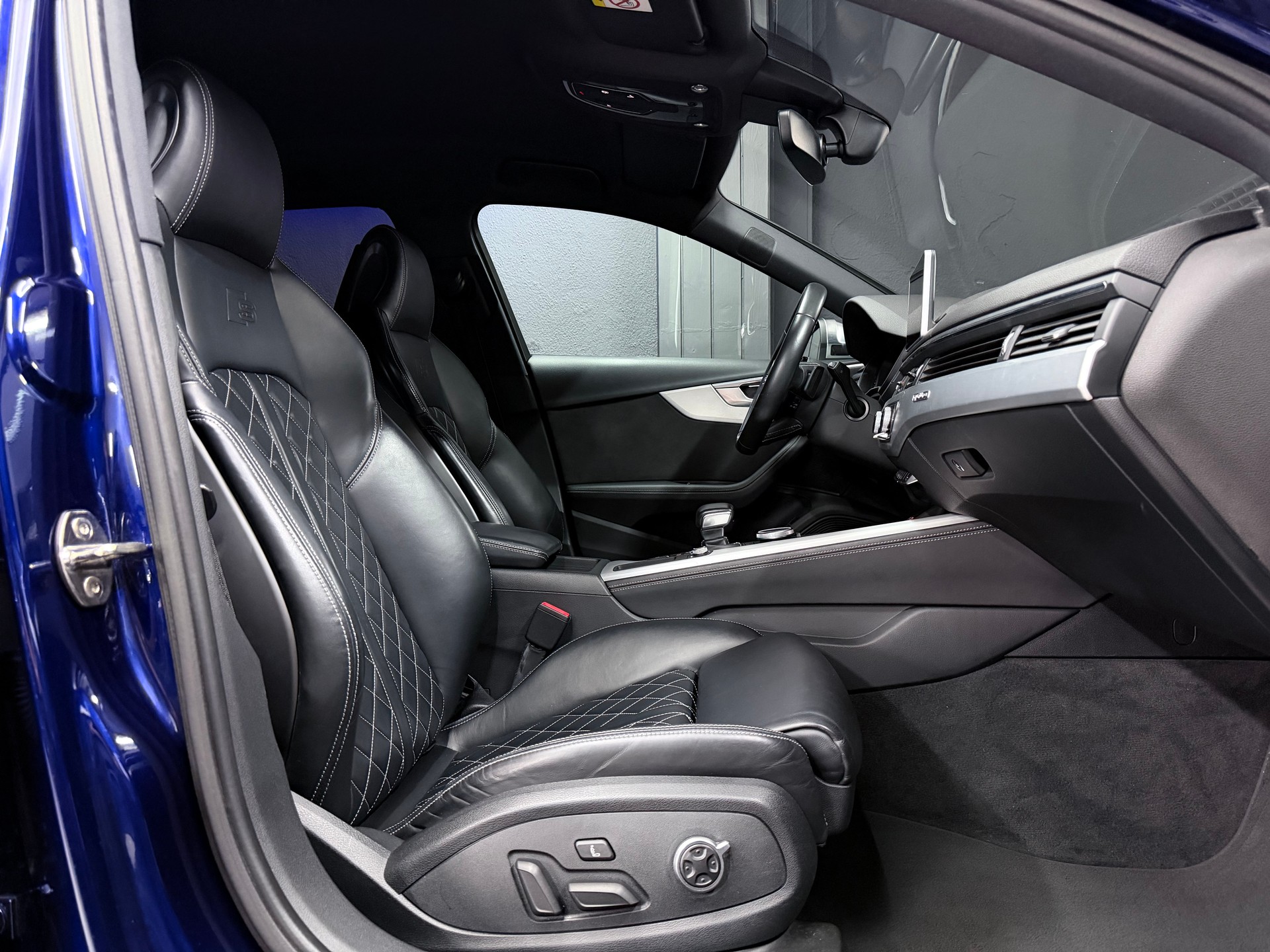 AUDI S4 Avant 3.0 TFSI quattro tiptronic-image-14