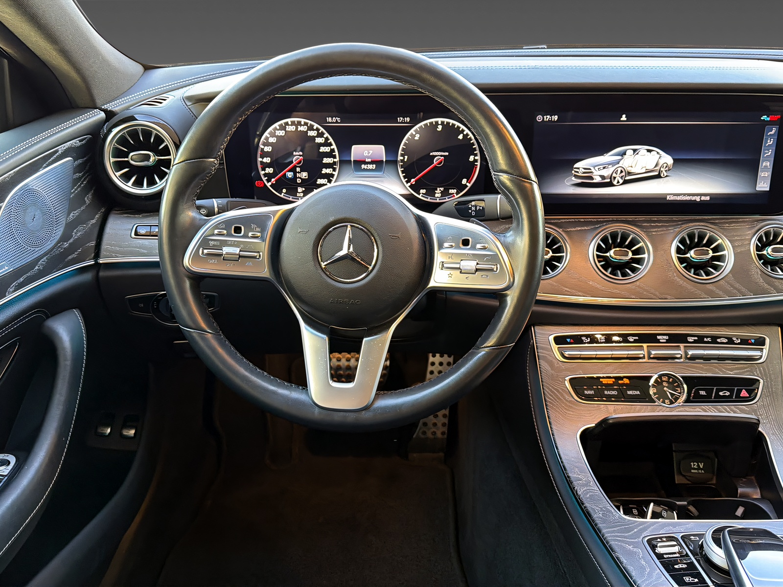MERCEDES-BENZ CLS 400 d 4Matic AMG Line-image-12
