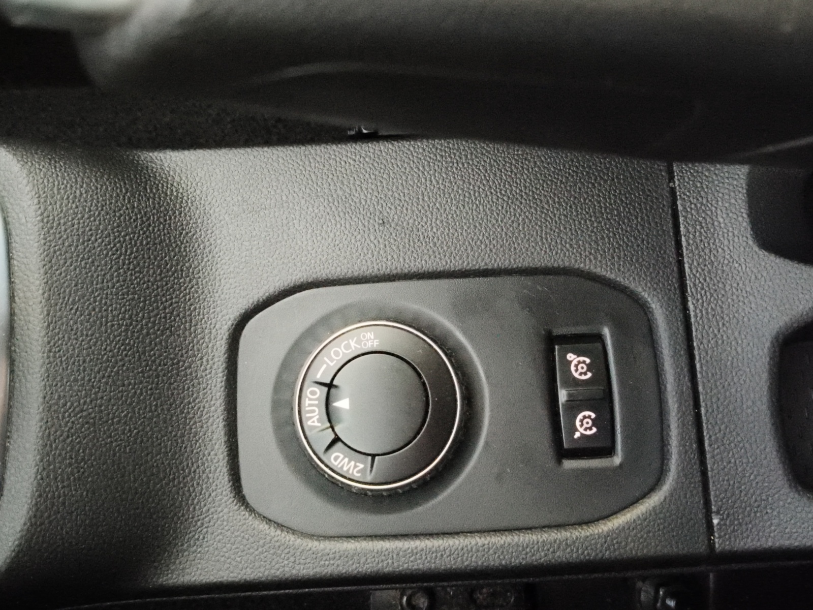 DACIA DUSTER 1.3 TCe 150 Celebration 4WD-image-12