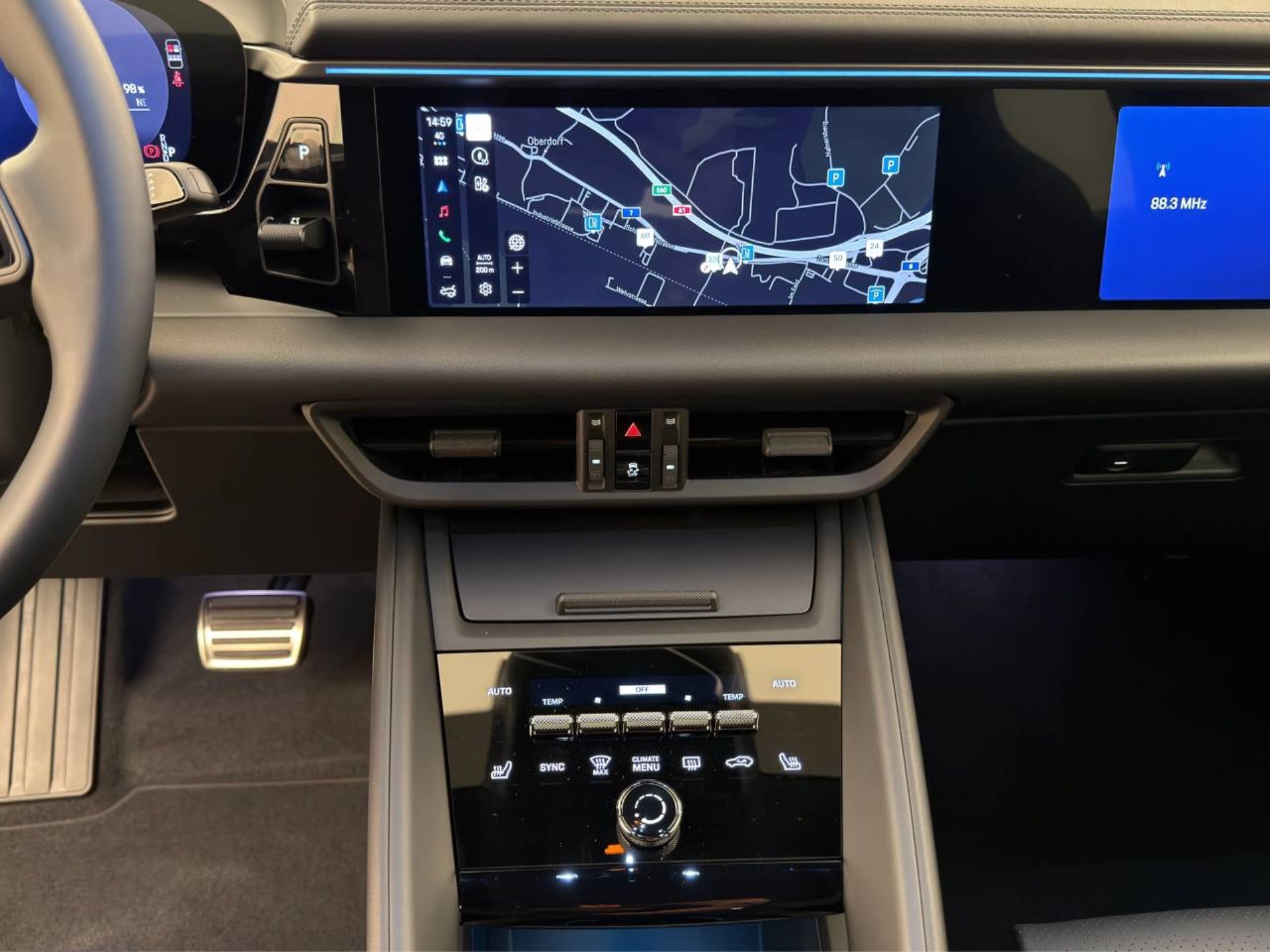 PORSCHE Macan 4S-image-16