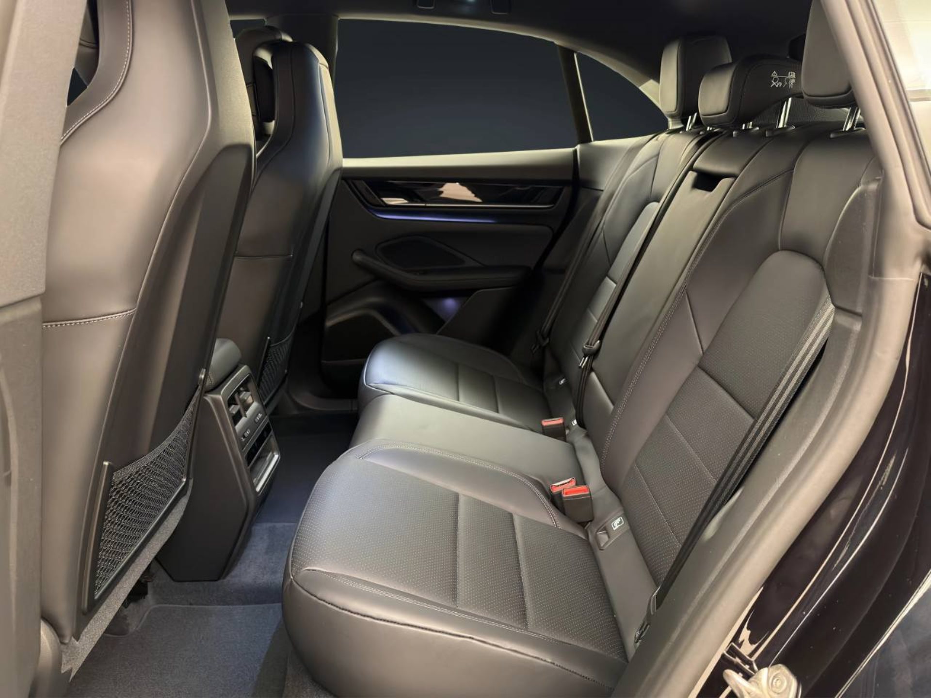PORSCHE Macan 4S-image-18