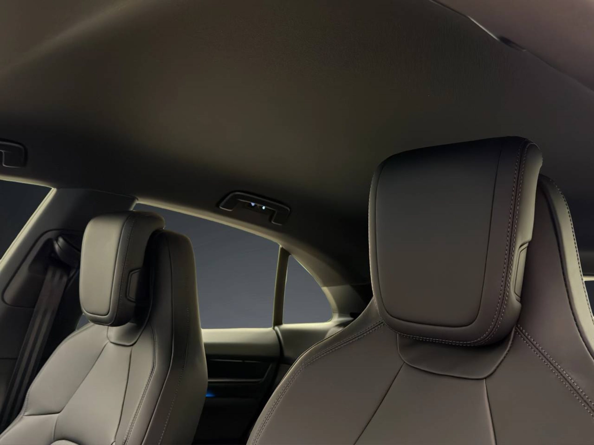 PORSCHE Macan 4S-image-17