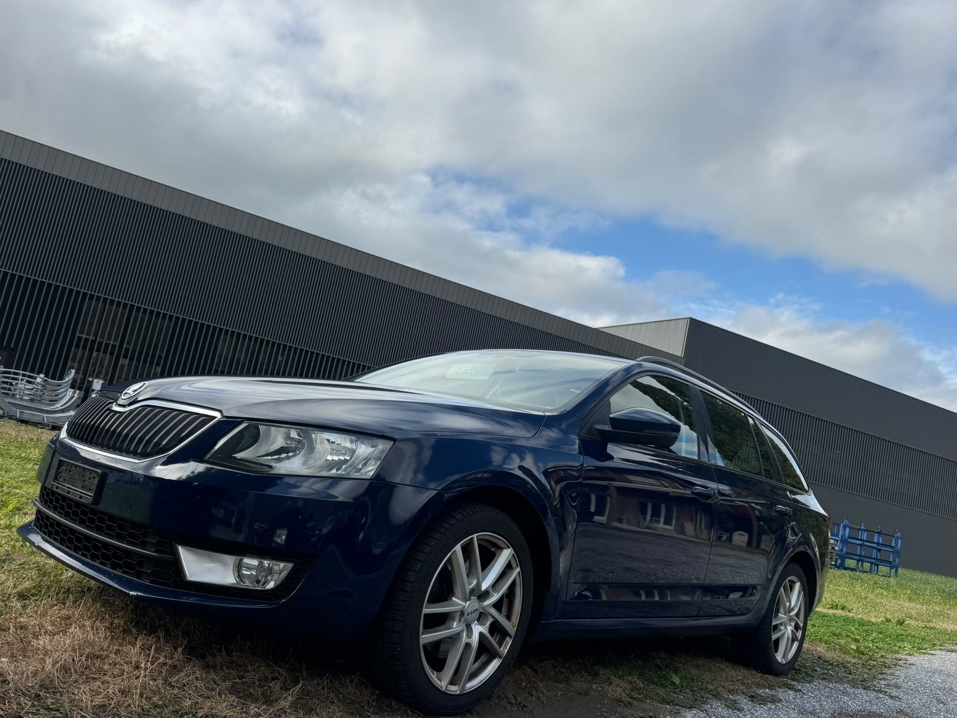SKODA Octavia Combi 2.0 TDI Swiss Edition 4x4 DSG-image-2