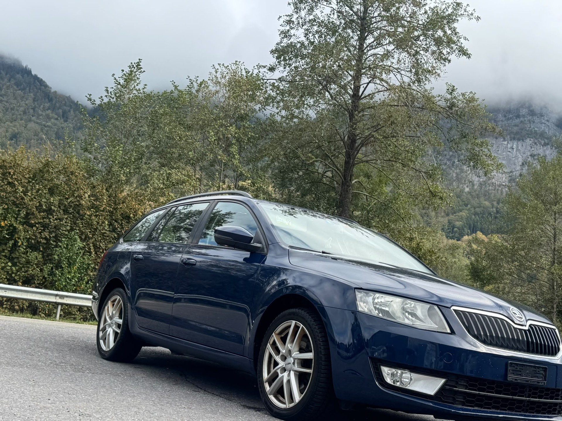 SKODA Octavia Combi 2.0 TDI Swiss Edition 4x4 DSG-image-5