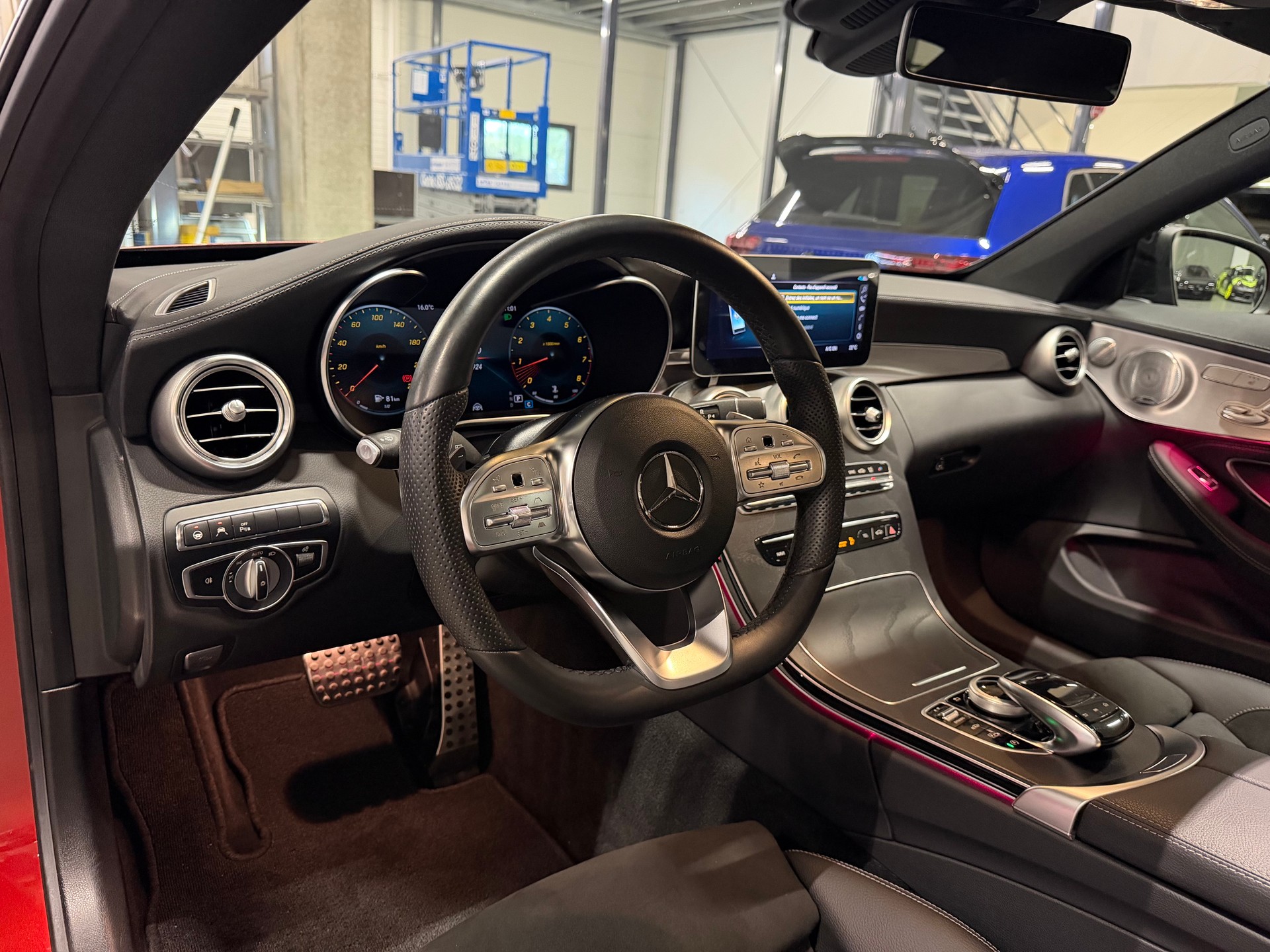 MERCEDES-BENZ C 300 Coupé AMG Line 9G-tronic *CH VHC*-image-7