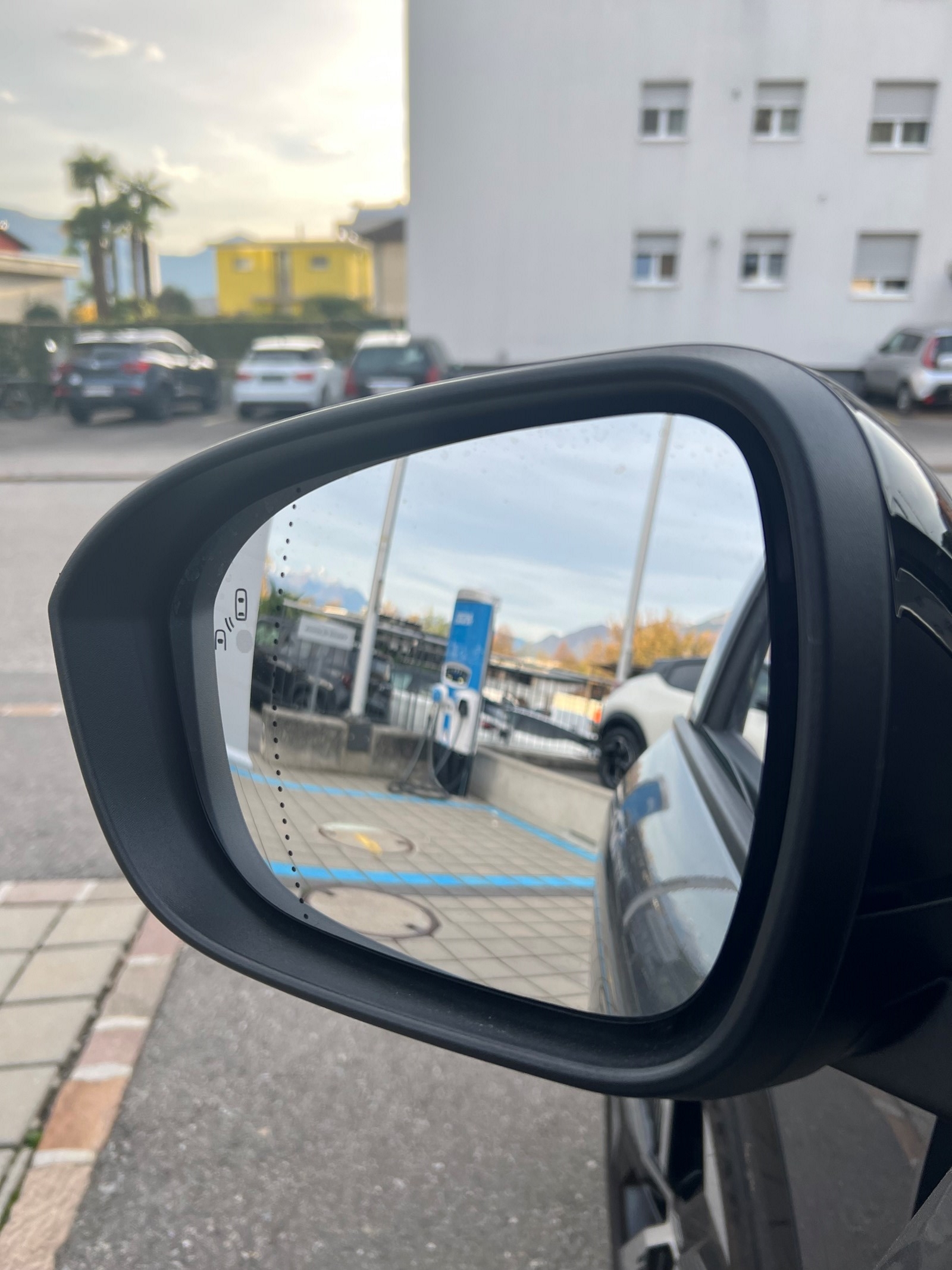 RENAULT Mégane E-TECH EV60 Techno-image-18