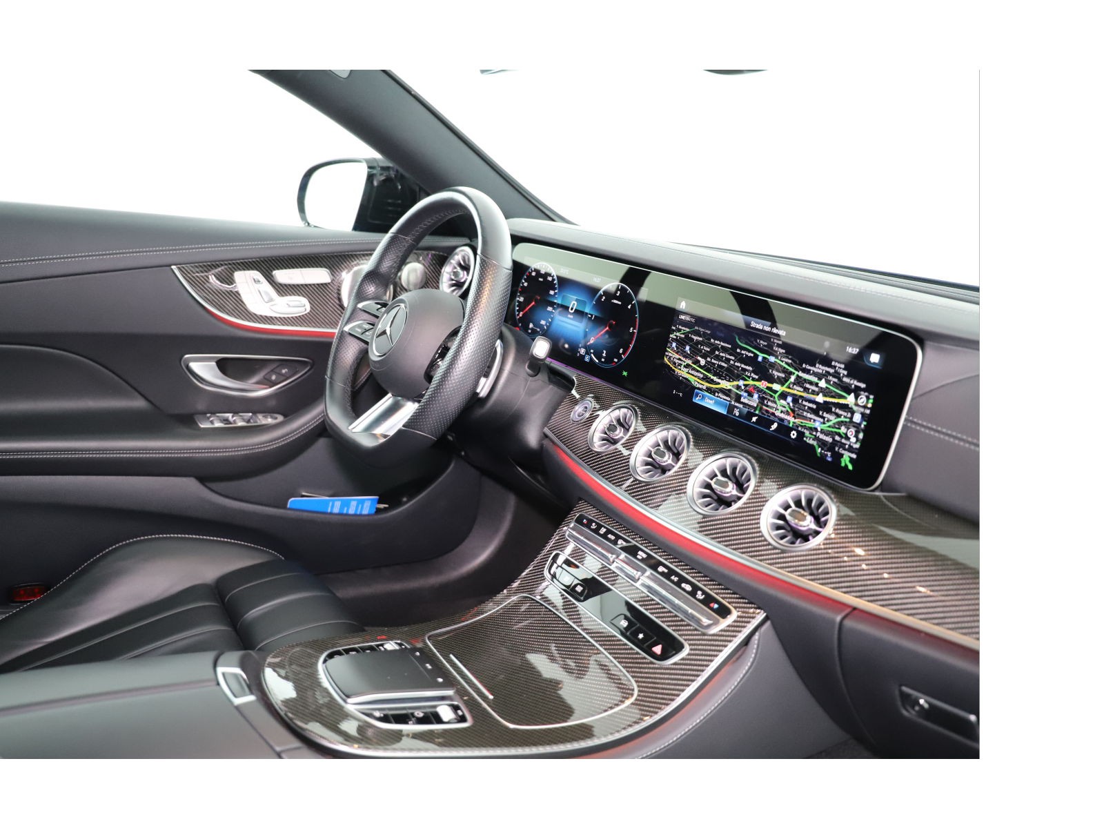 MERCEDES-BENZ E 400d Coupé 4M AMG Line-image-13